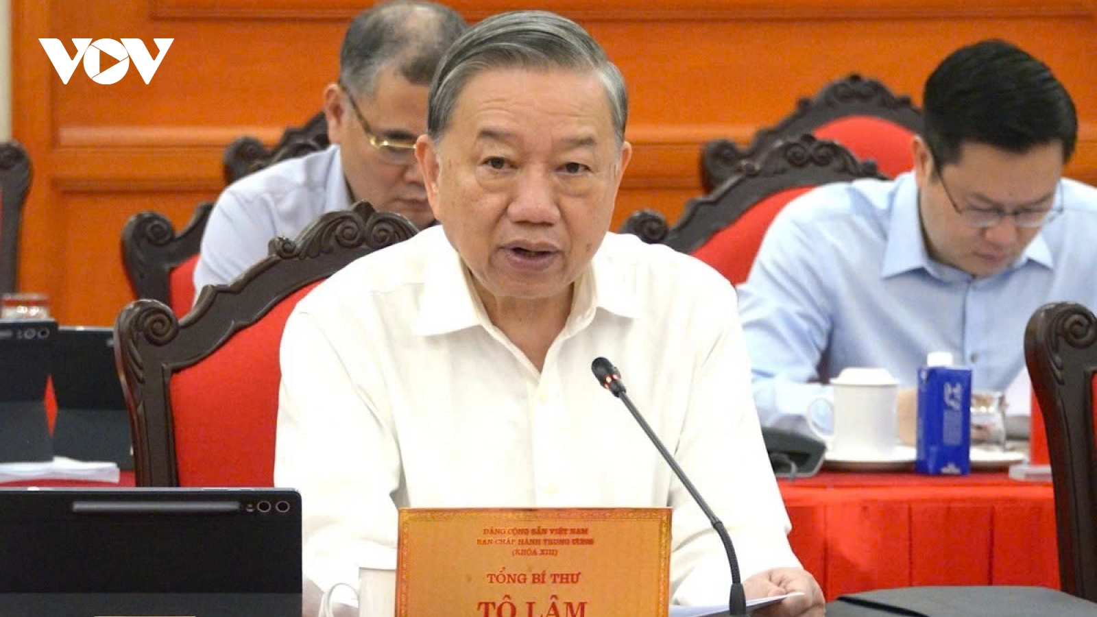 Bộ Chính trị làm việc với Ban Thường vụ Thành ủy Hà Nội và Thành ủy Thành phố Hồ Chí Minh