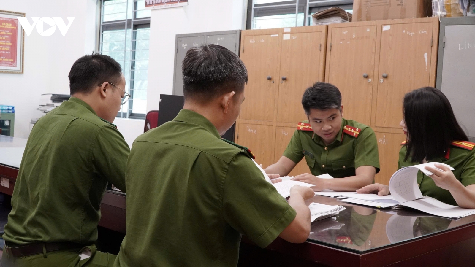 Những "bông hồng thép" khiến tội phạm khiếp sợ