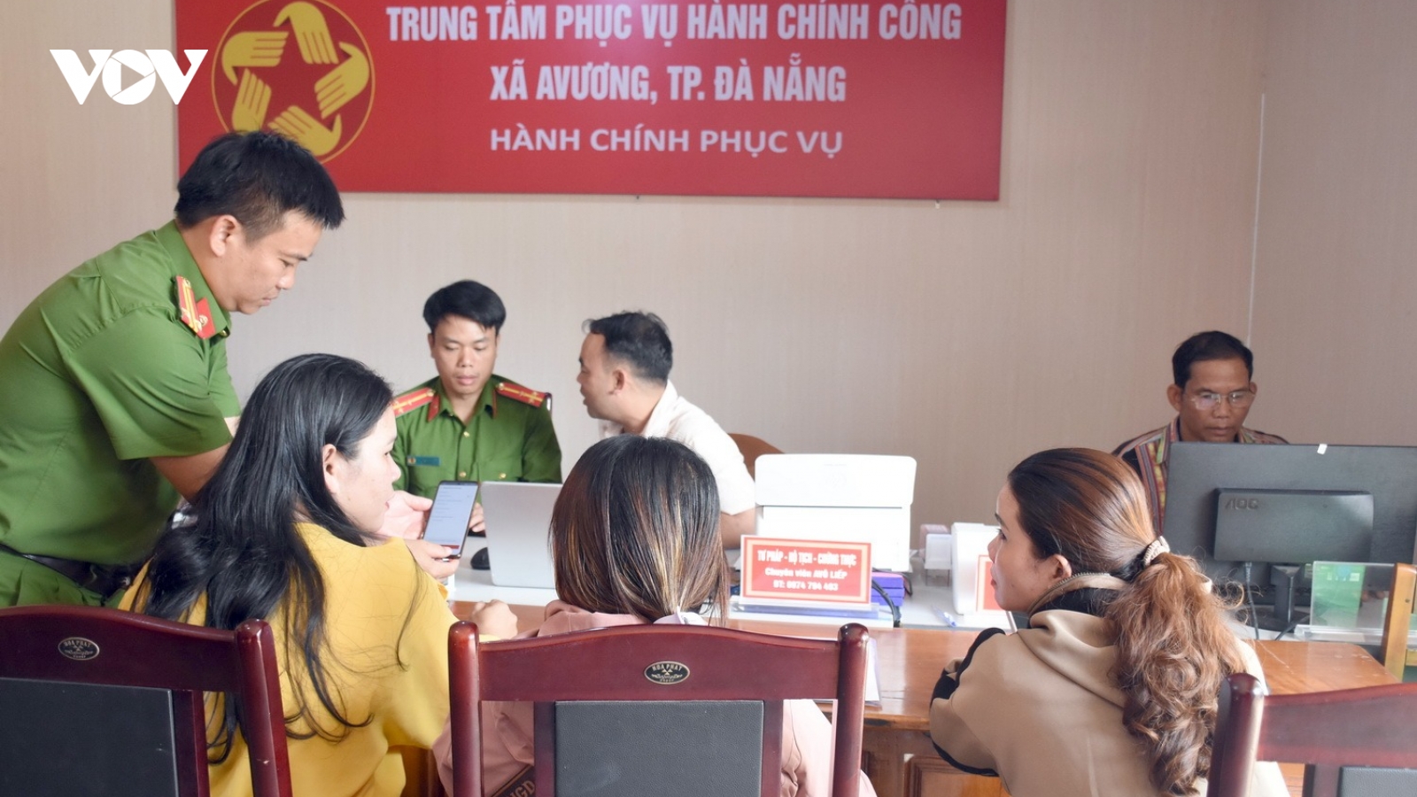 Thu hút nhân tài về cấp xã: Thiết kế tiêu chí riêng trong tuyển dụng