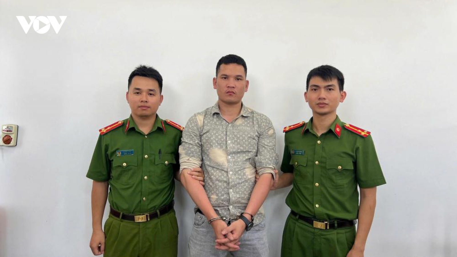 Bắt giữ đối tượng truy nã sau khi gây tai nạn rồi bỏ trốn