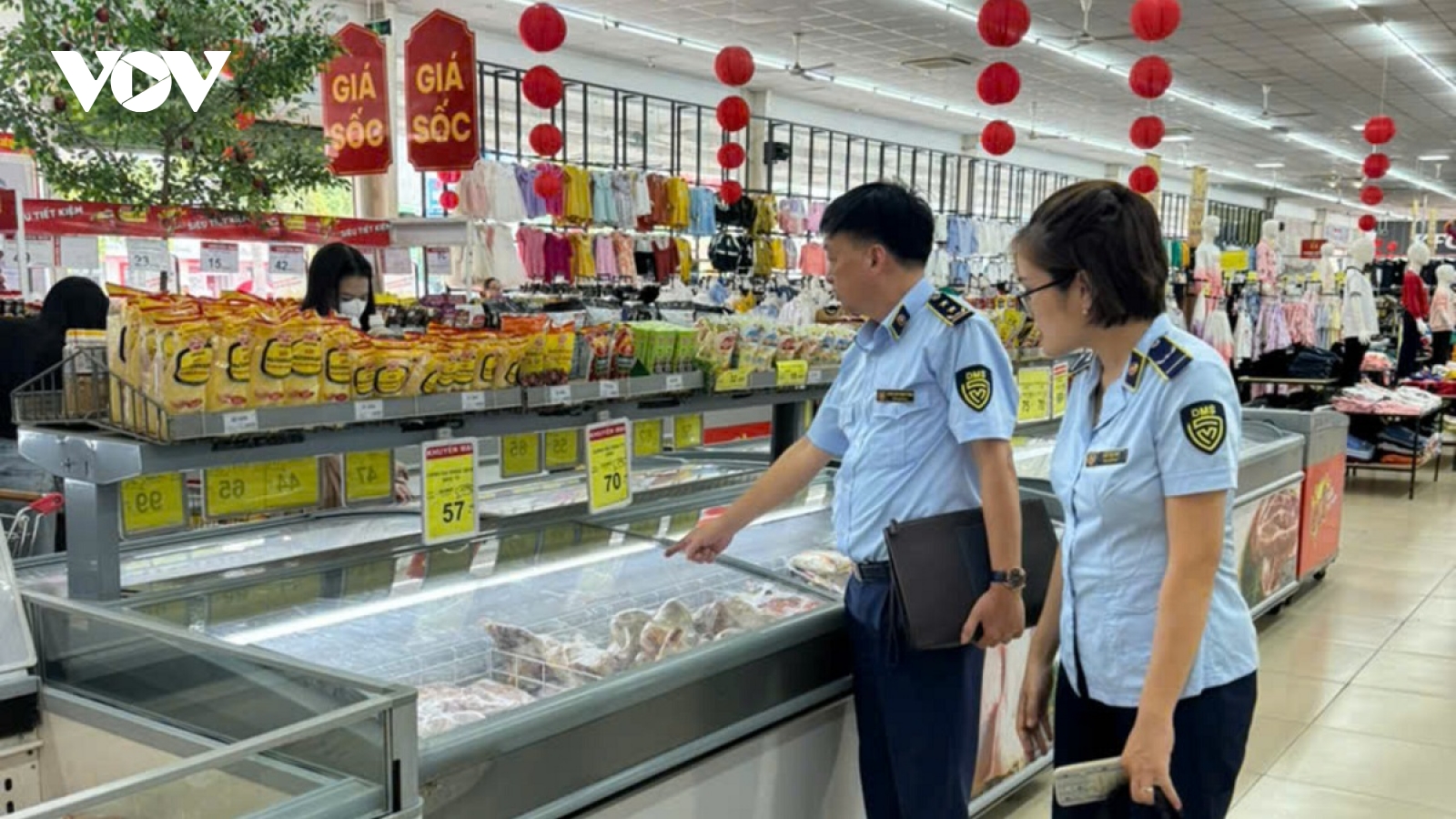 Không để xảy ra tình trạng khan hiếm hàng hoá hay tăng giá bất hợp lý do bão số 5