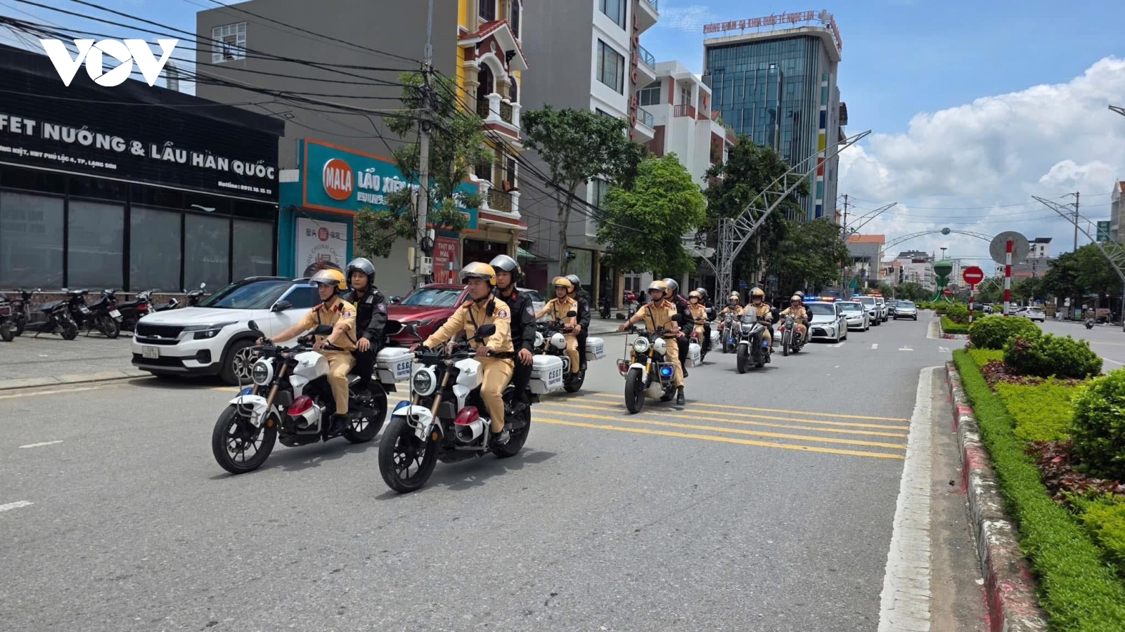 Lạng Sơn tổng kiểm soát phương tiện vận tải, đảm bảo trật tự an toàn giao thông