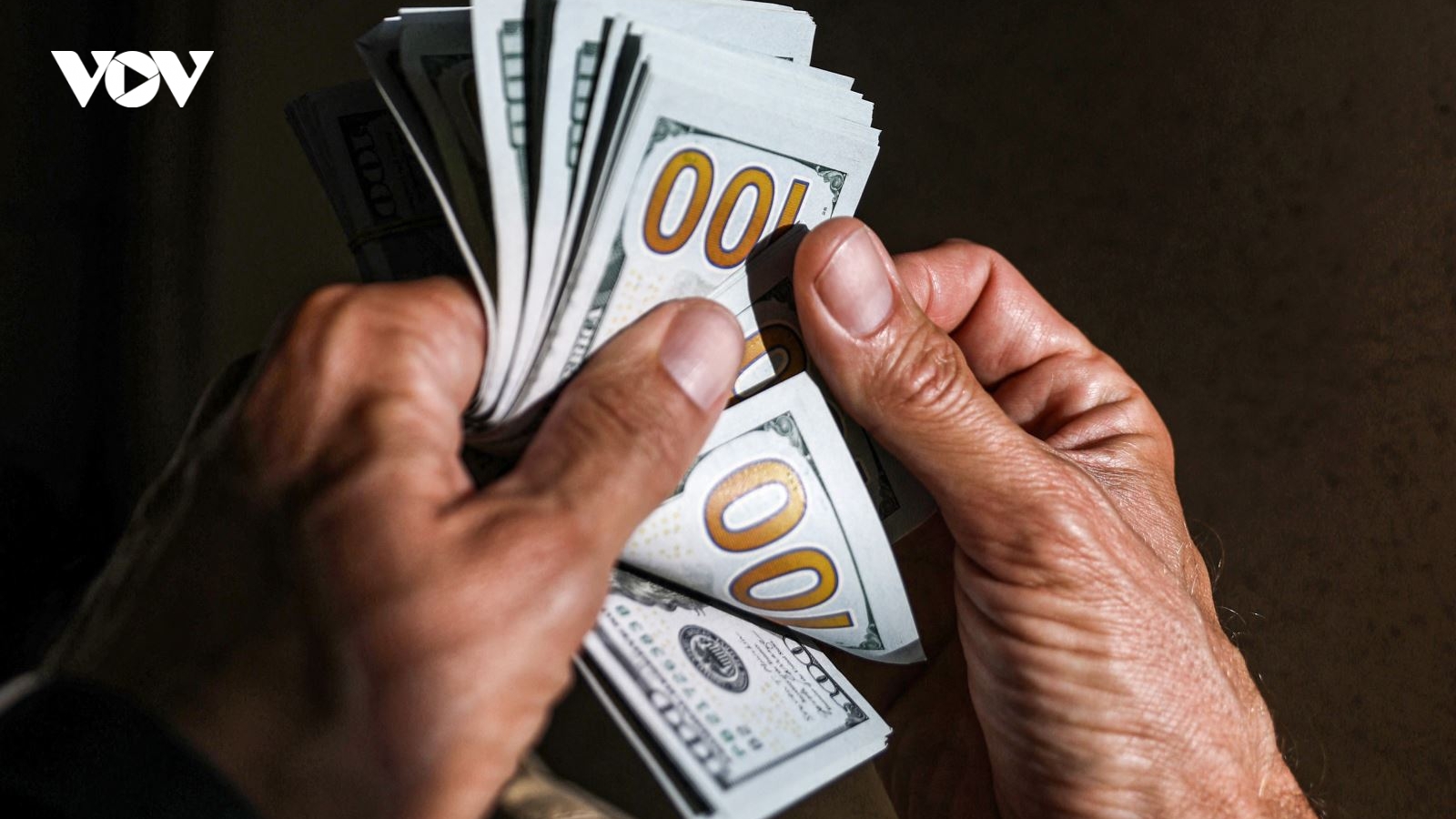 Tỷ giá USD hôm nay 9/8: USD bán ra 26.487 đồng/USD