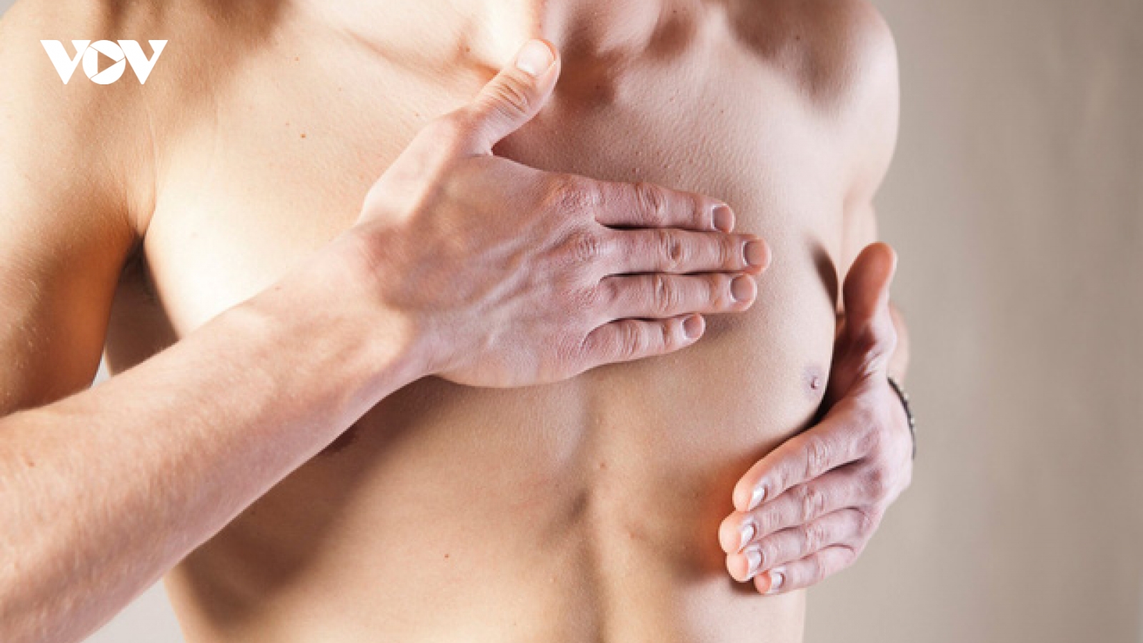 Nam giới cũng có thể bị ung thư vú và dấu hiệu nhận biết