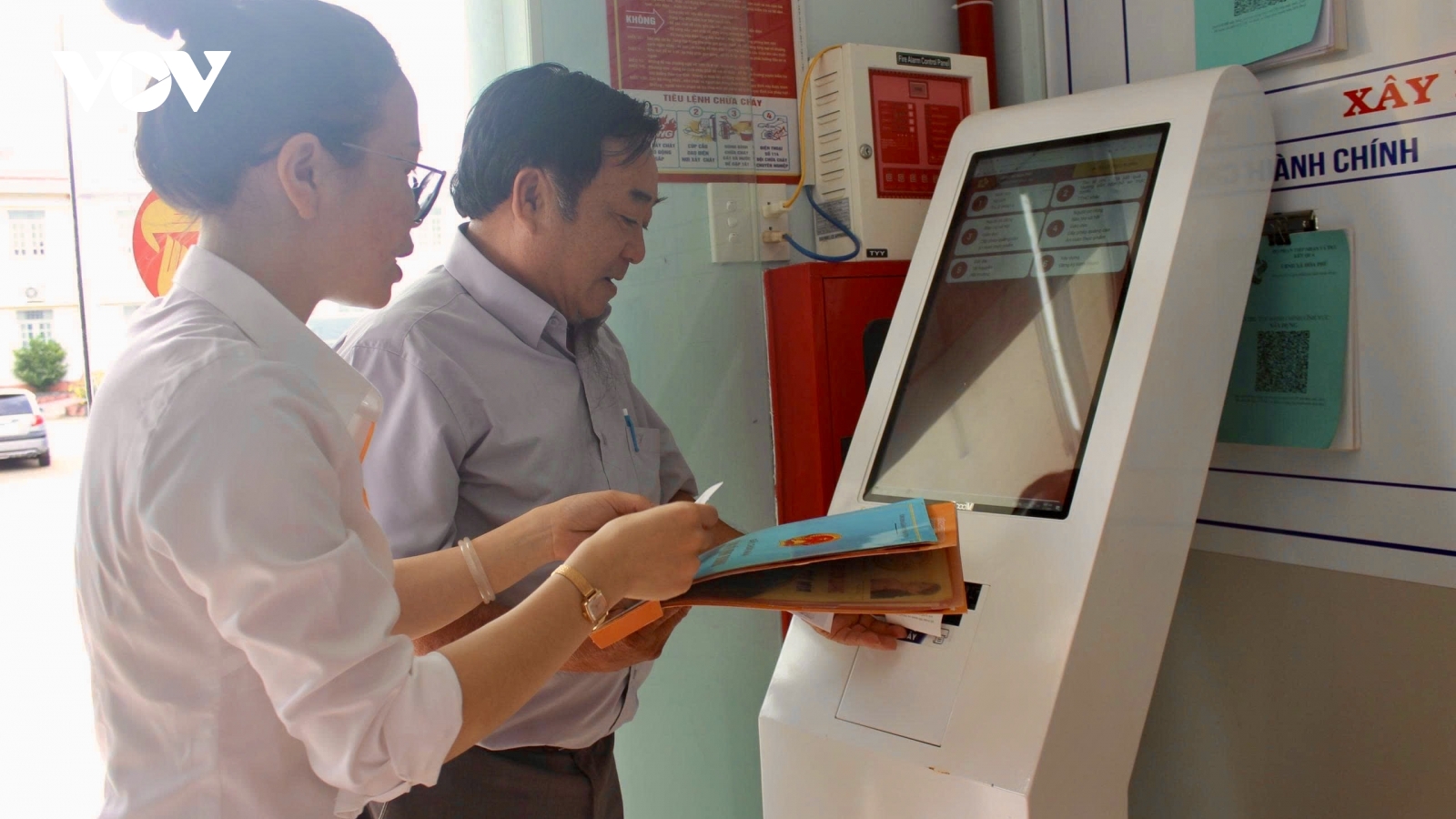 Rèn luyện kỹ năng số, nhiệm vụ mới của công chức xã