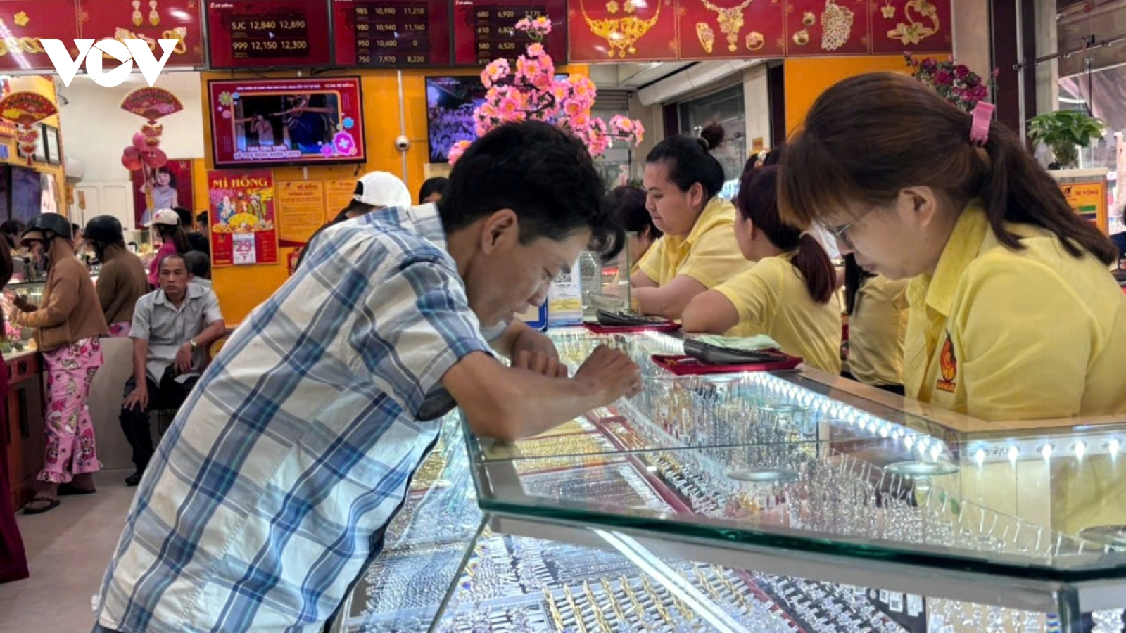 Giá vàng hôm nay 25/3: Vàng trong nước hồi phục, lên 170,2 triệu đồng/lượng