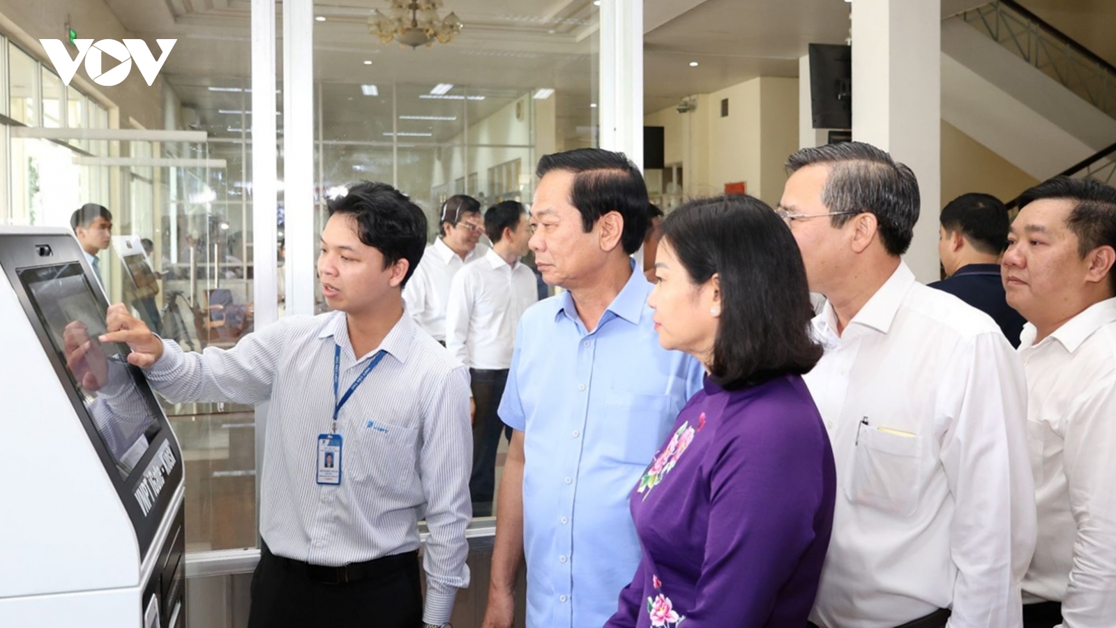 Chính quyền 2 cấp ở Cần Thơ hoạt động thông suốt, phục vụ nhân dân hiệu quả