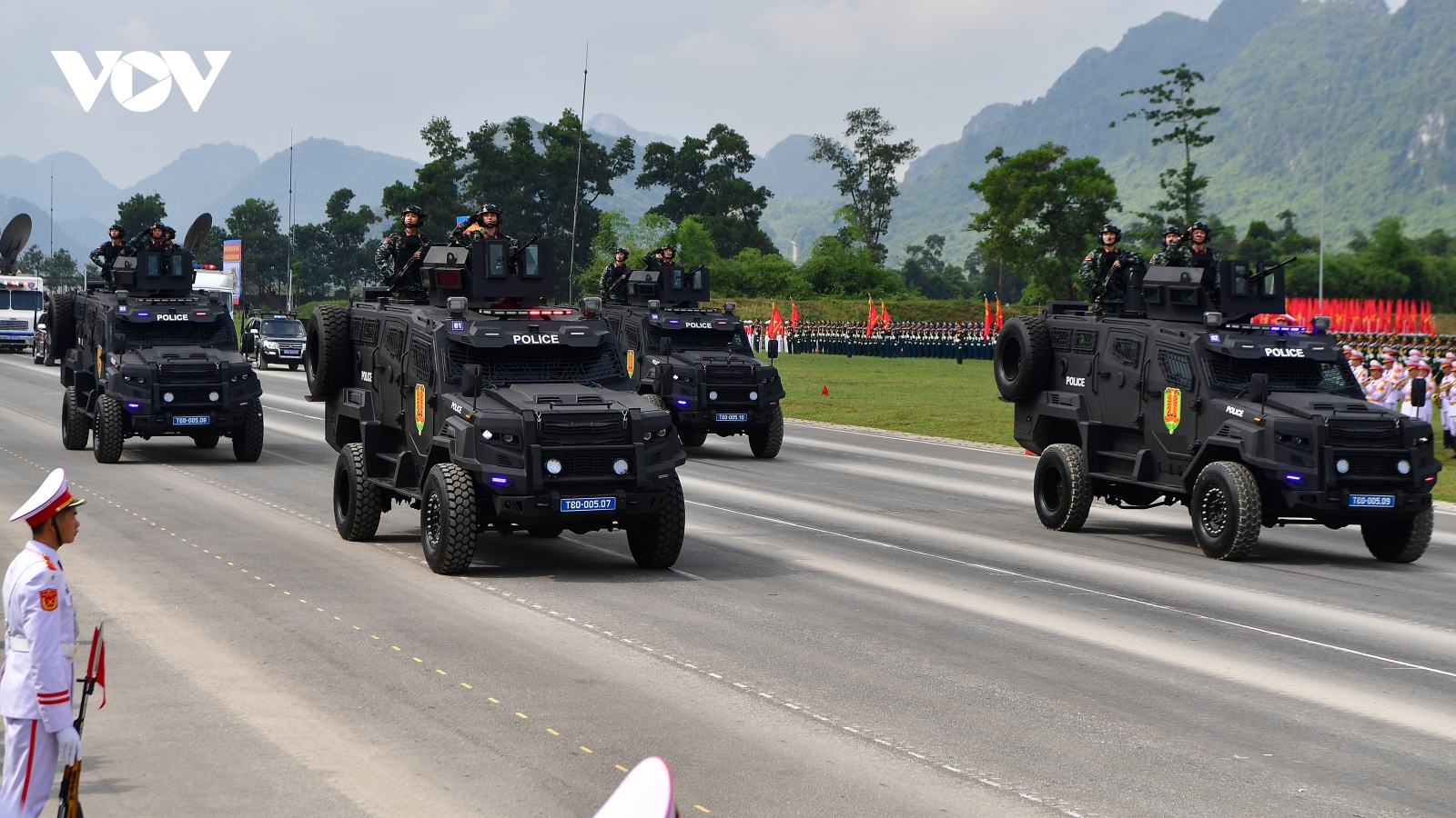 Tổng hợp luyện diễu binh, diễu hành lần 3: Xuất hiện khối xe đặc chủng mới