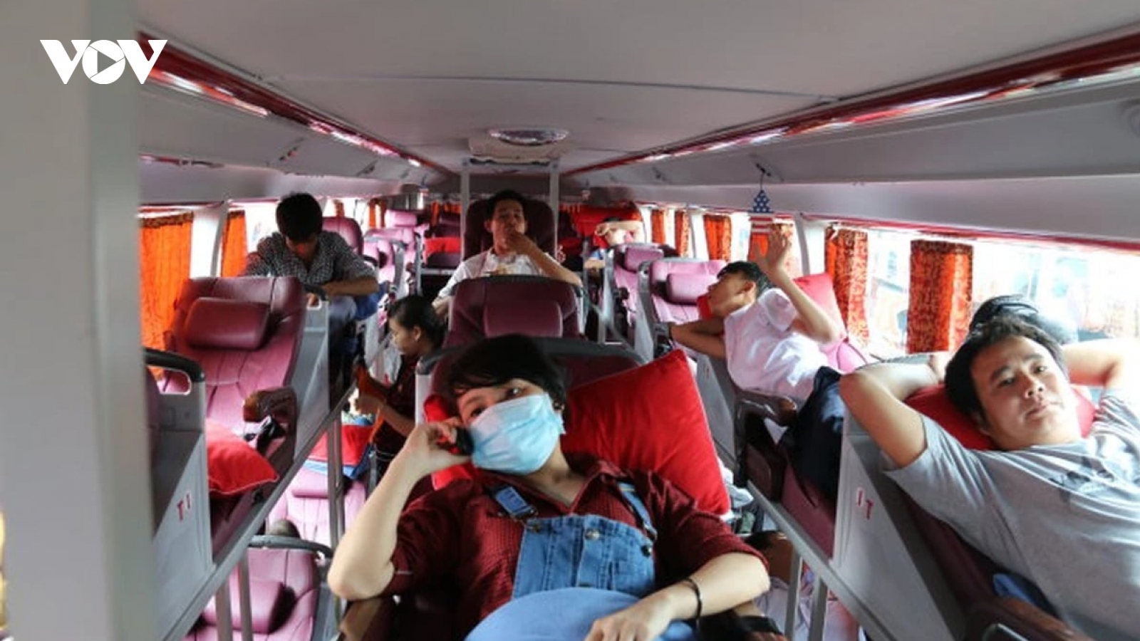 Không nên cấm xe khách giường nằm mà siết chặt phương tiện và người lái