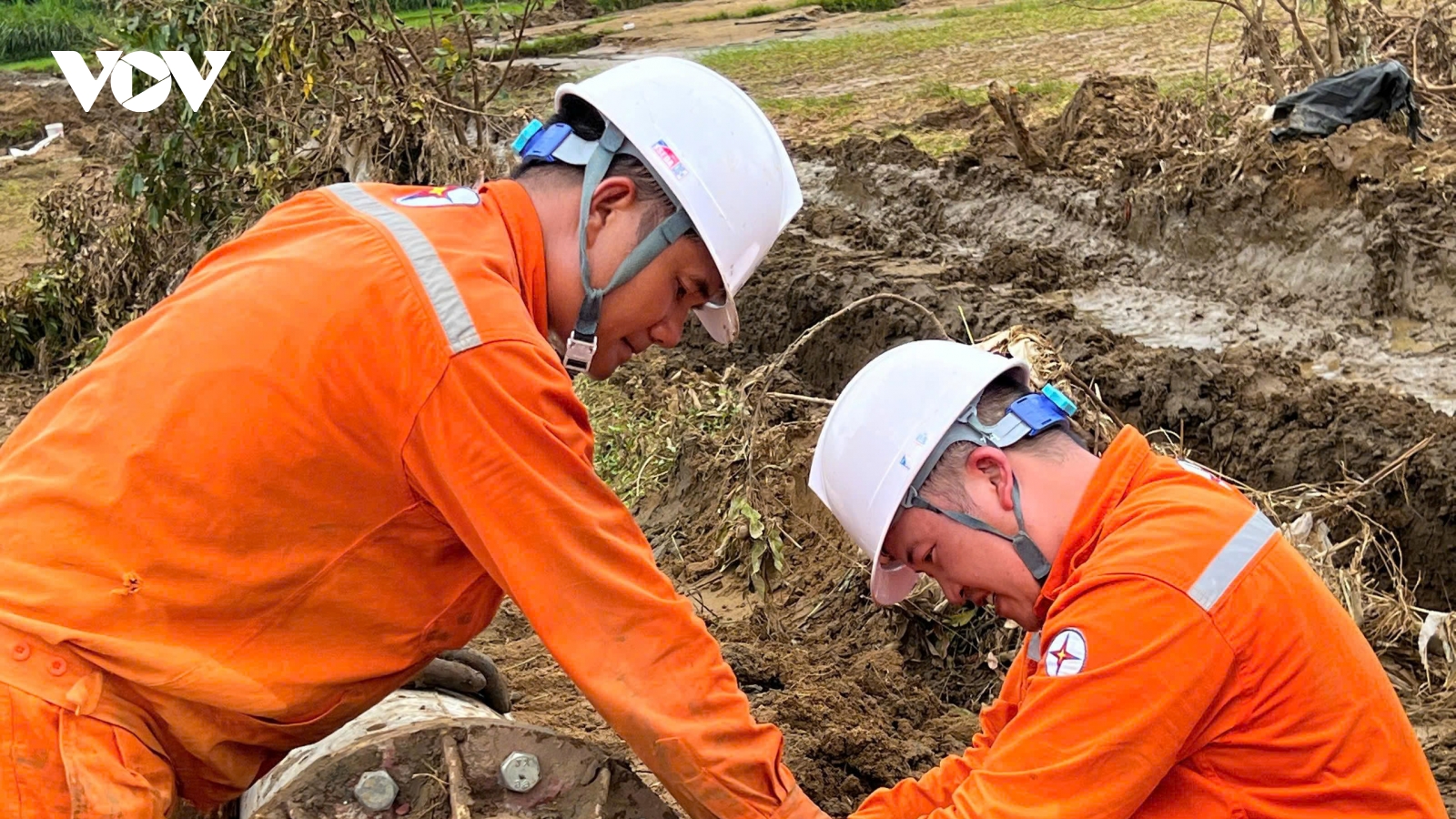 Hoàn thành khôi phục cấp điện cho vùng lũ Sông Mã, Sốp Cộp