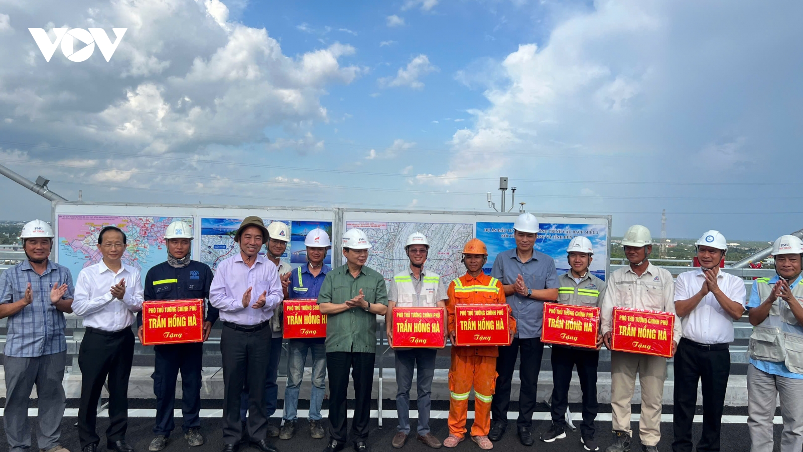 Phó Thủ tướng Trần Hồng Hà kiểm tra dự án cầu Rạch Miễu 2