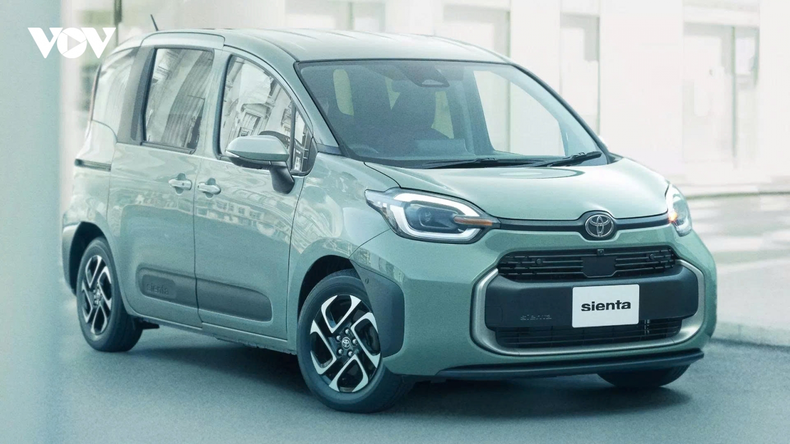 Toyota ra mắt minivan mới có thể biến thành phòng khách, văn phòng hoặc phòng ngủ