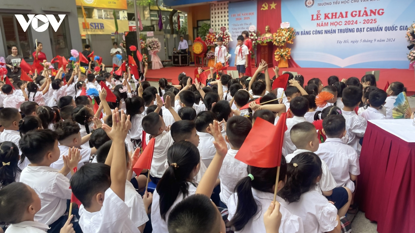 Năm học mới, Hà Nội, TP.HCM cùng siết chặt dạy thêm tràn lan