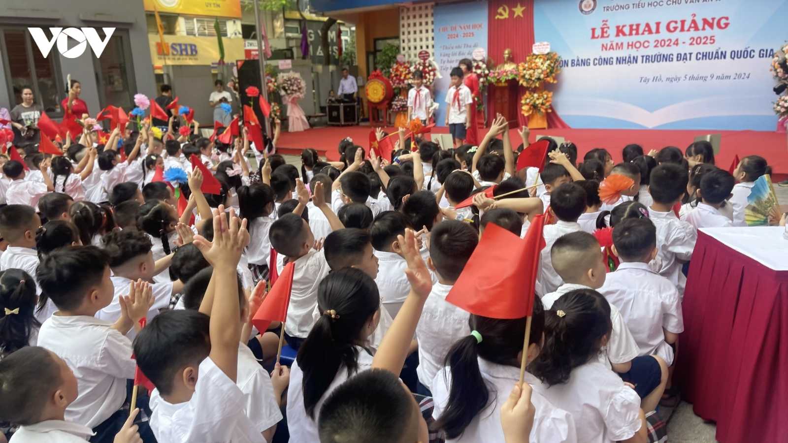 Năm học mới, Hà Nội, TP.HCM cùng siết chặt dạy thêm tràn lan