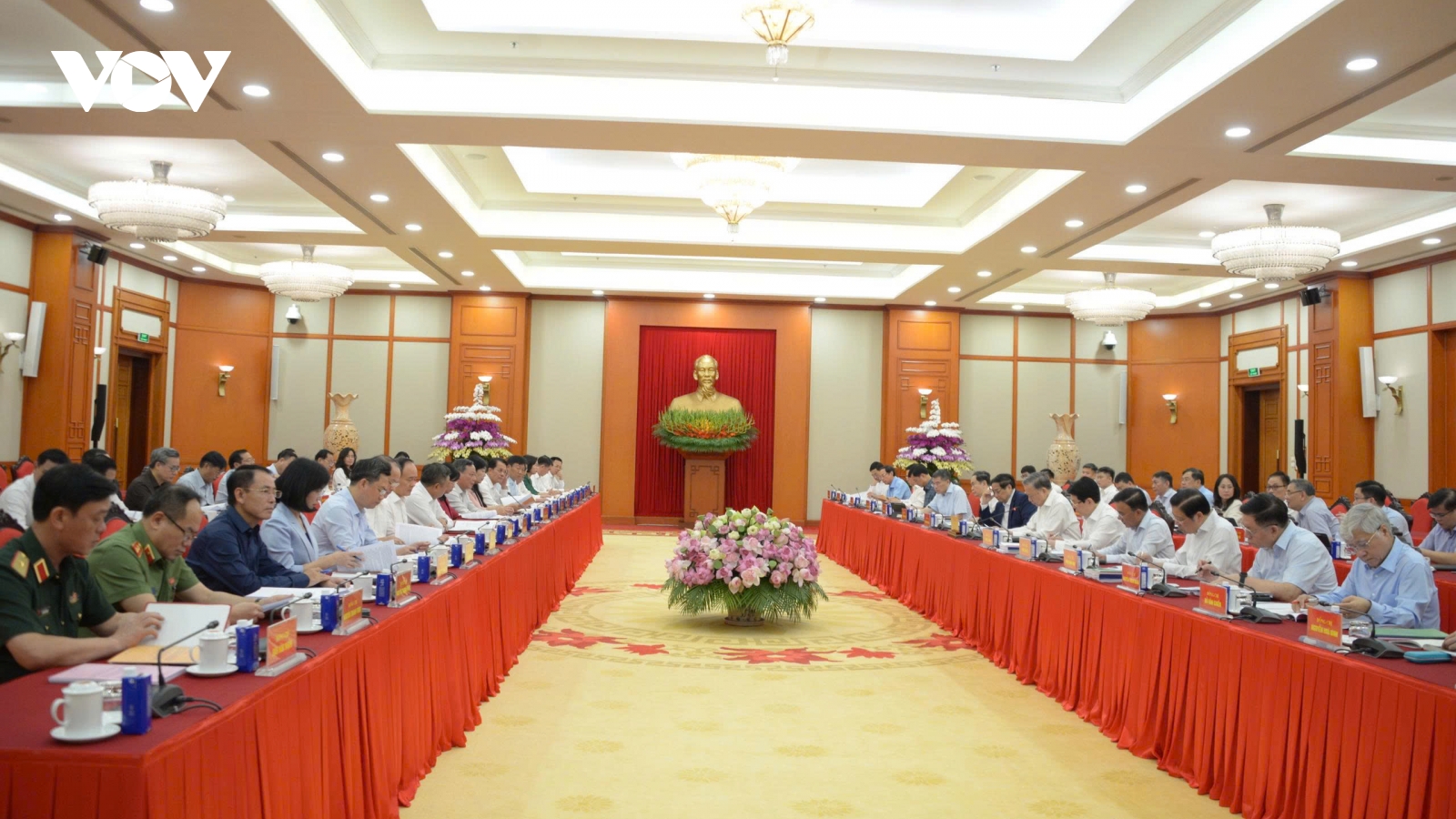 Bộ Chính trị làm việc với Ban Thường vụ Thành uỷ Hà Nội