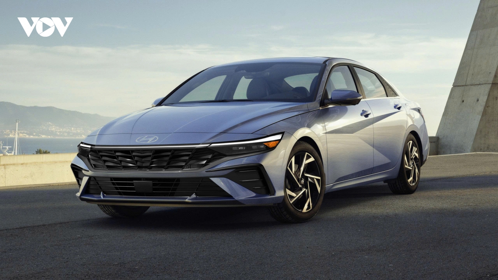 Mẫu sedan mới của Hyundai gây trang cãi về thiết kế sau khi bắt gặp chạy thử