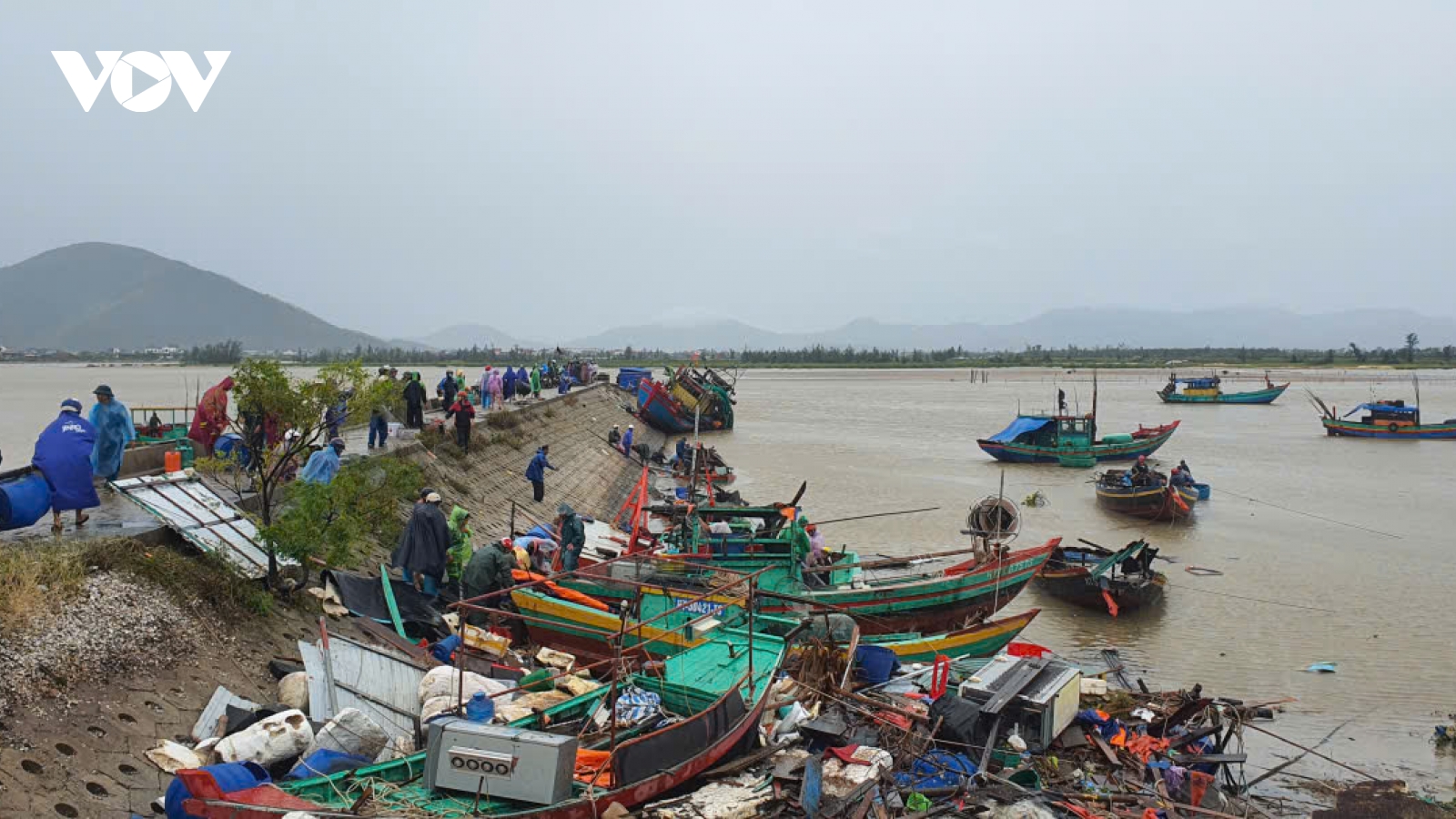 Hàng chục tàu thuyền của ngư dân Hà Tĩnh bị đánh chìm