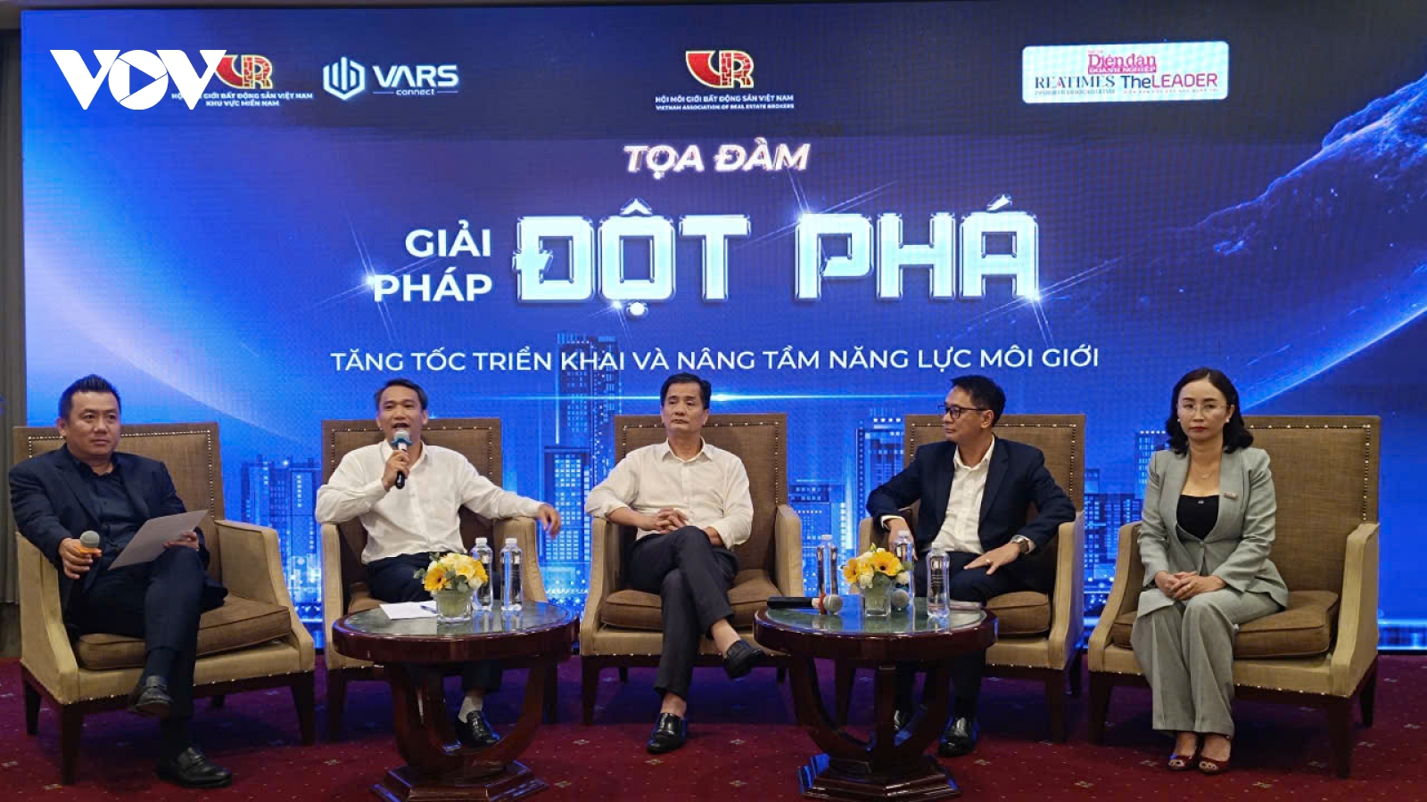 Tháo gỡ vướng mắc khi cấp chứng chỉ hành nghề môi giới bất động sản