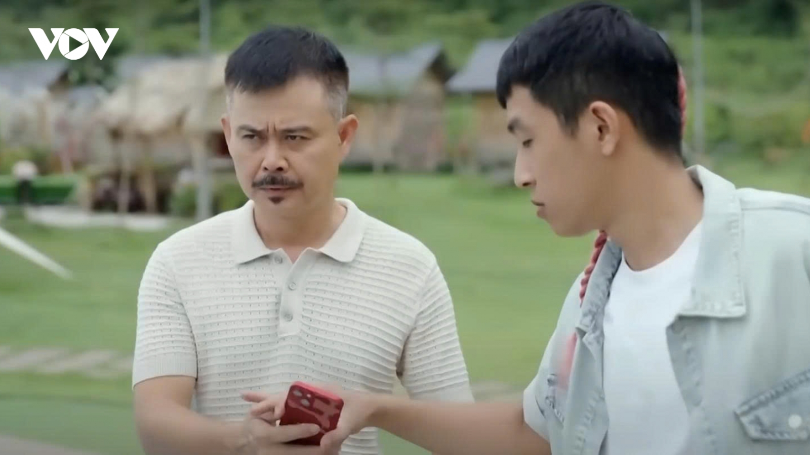 "Có anh, nơi ấy bình yên" tập 18: Bằng phát hiện bất thường tại trại lợn của Hồng Phát