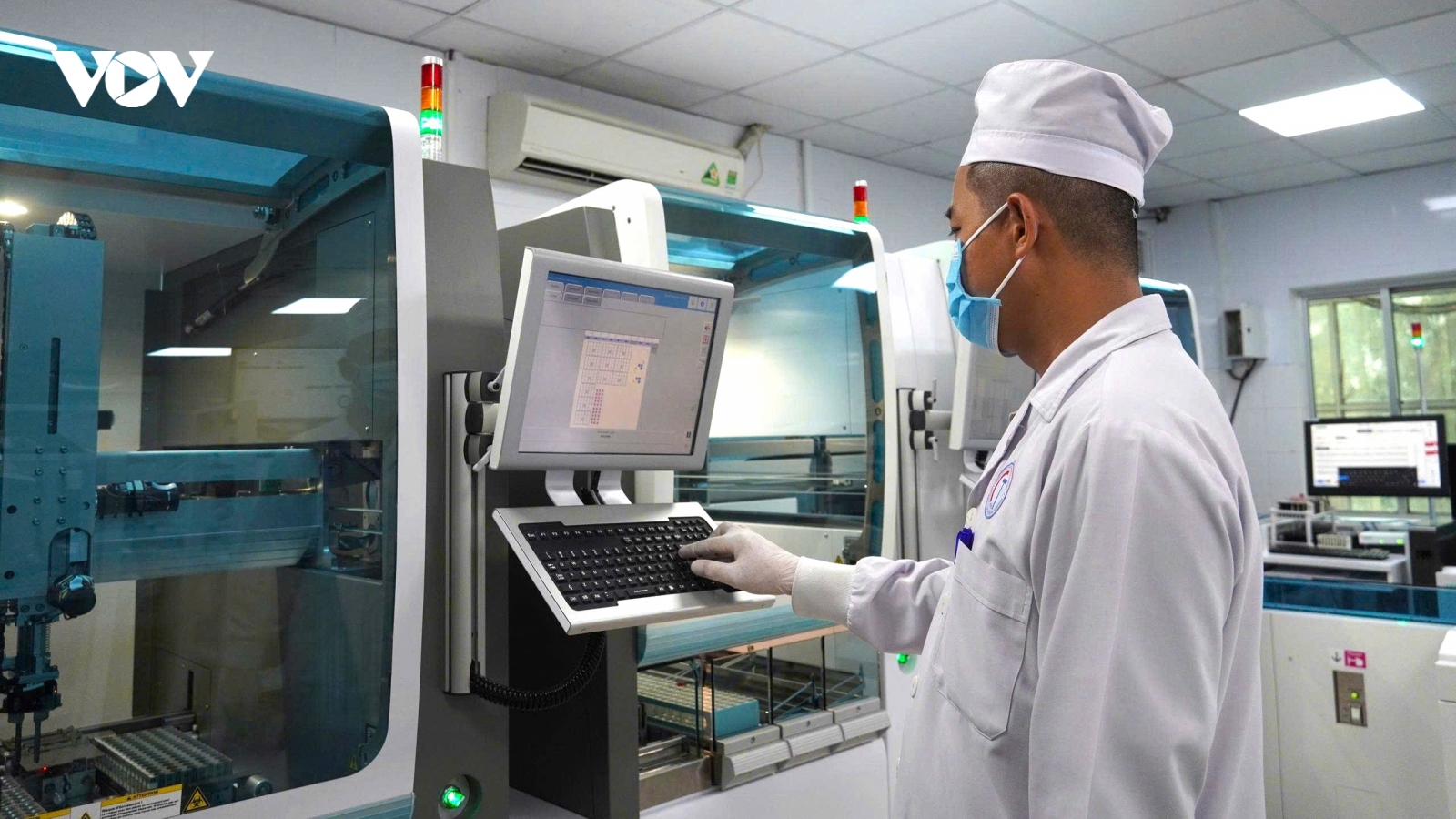 Vận hành hệ thống tự động hoá phòng xét nghiệm hiện đại tại Cần Thơ