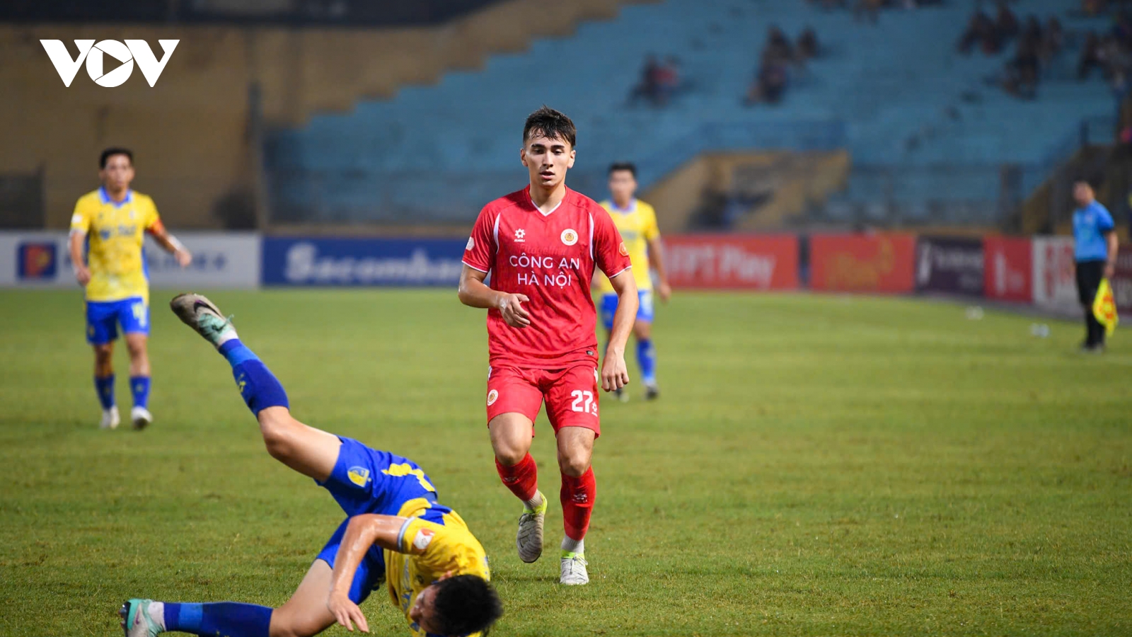 HLV Polking lên tiếng về việc trao cơ hội cho Brandon Ly