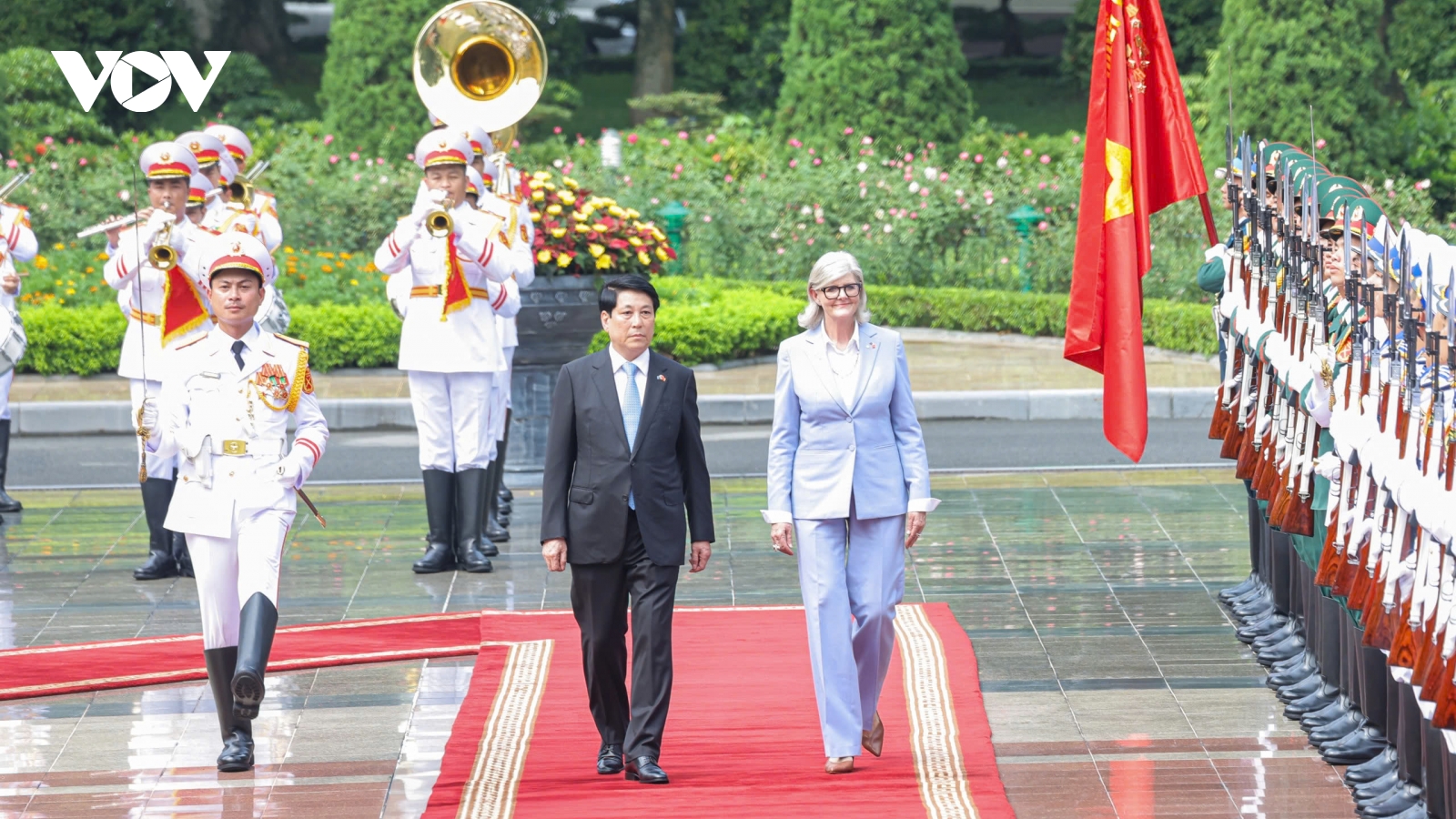 Chủ tịch nước Lương Cường chủ trì lễ đón Toàn quyền Australia Sam Mostyn