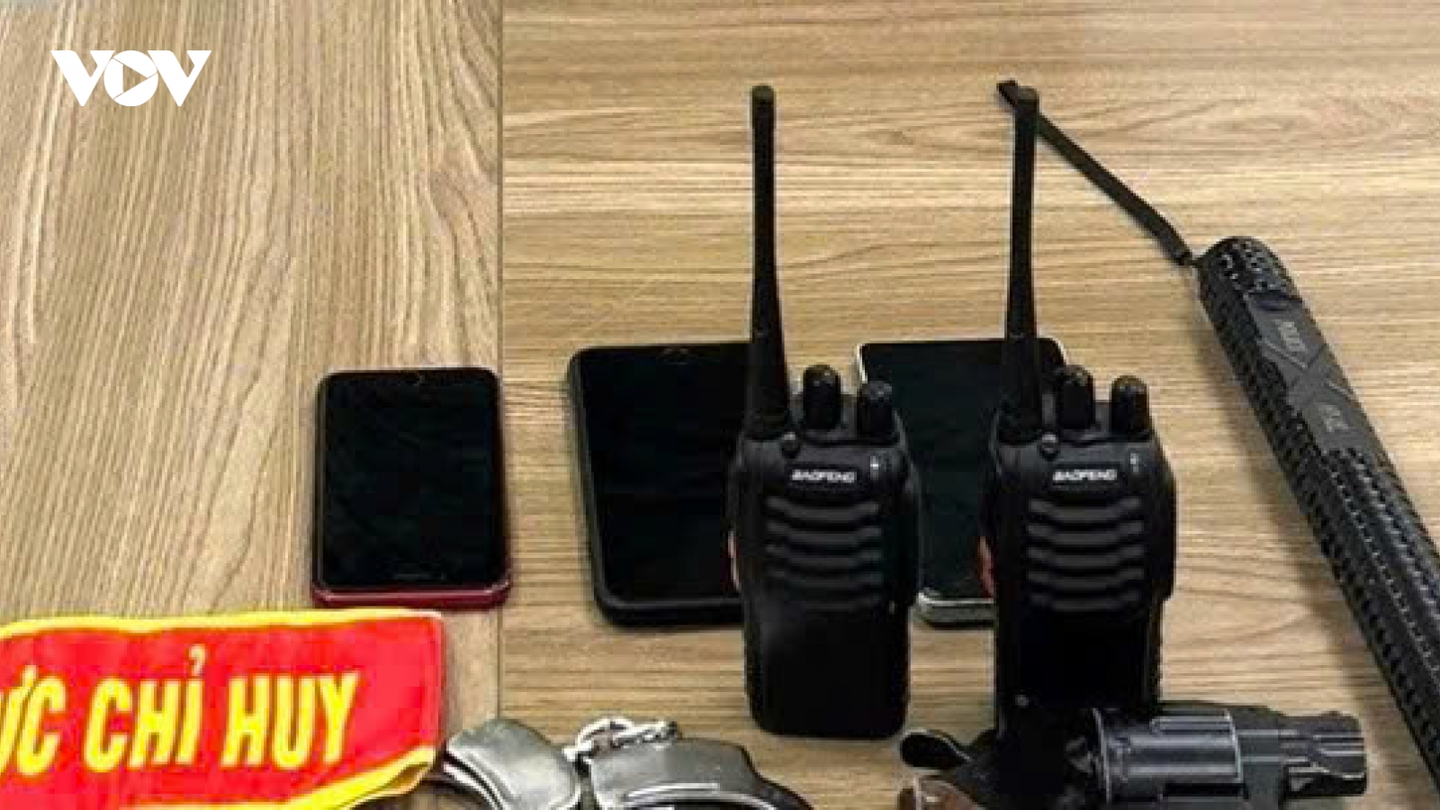 Bắt nhóm giả danh cảnh sát cướp tài sản