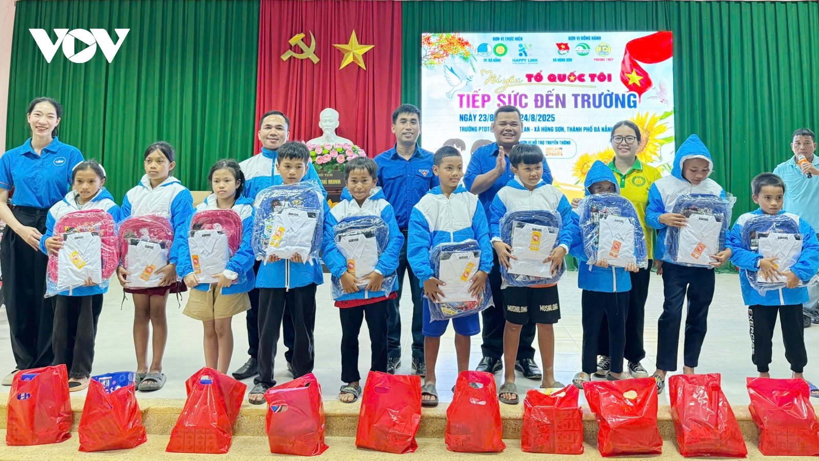 Tiếp sức đến trường cho học sinh vùng cao Đà Nẵng