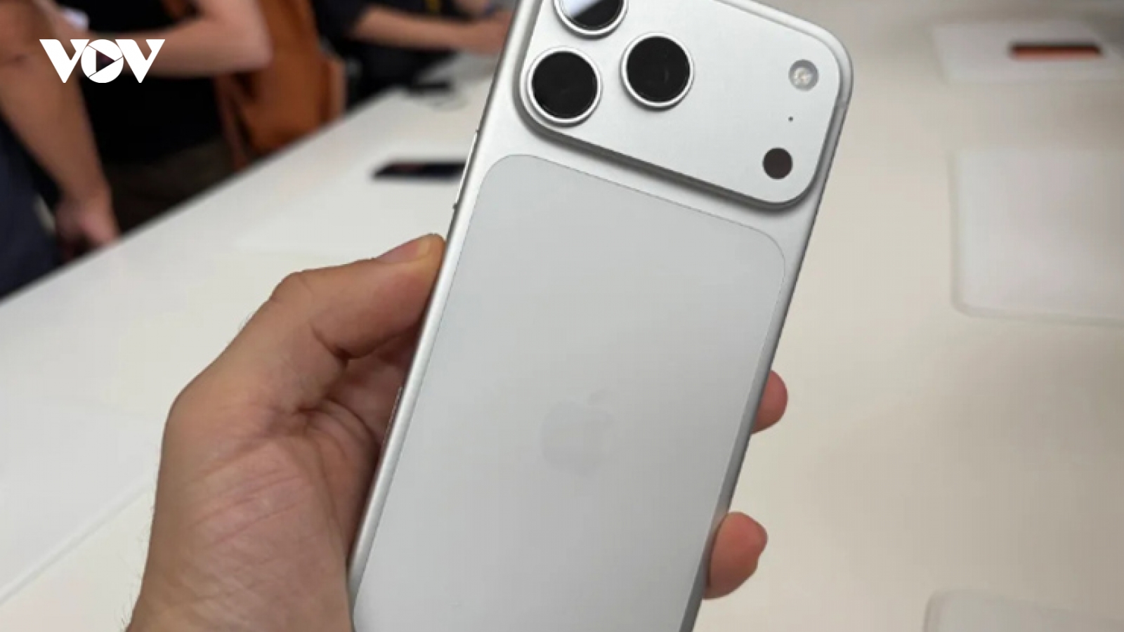 Người dùng Việt Nam chịu thiệt khi mua iPhone 17 Pro VN/A?