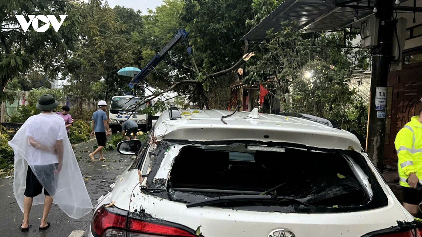 Lào Cai: Mưa lớn làm 2 người bị thương, thiệt hại hàng trăm ngôi nhà