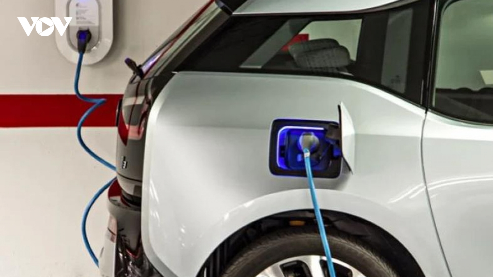 Đột phá công nghệ pin xe điện sạc đầy 12 phút, đi được gần 800 km