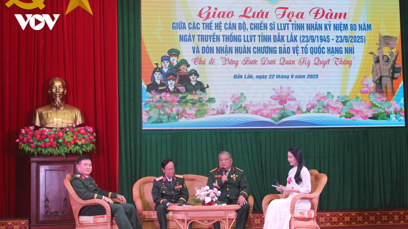 Giao lưu các thế hệ cán bộ, chiến sĩ kỷ niệm 80 năm lực lượng vũ trang Đắk Lắk
