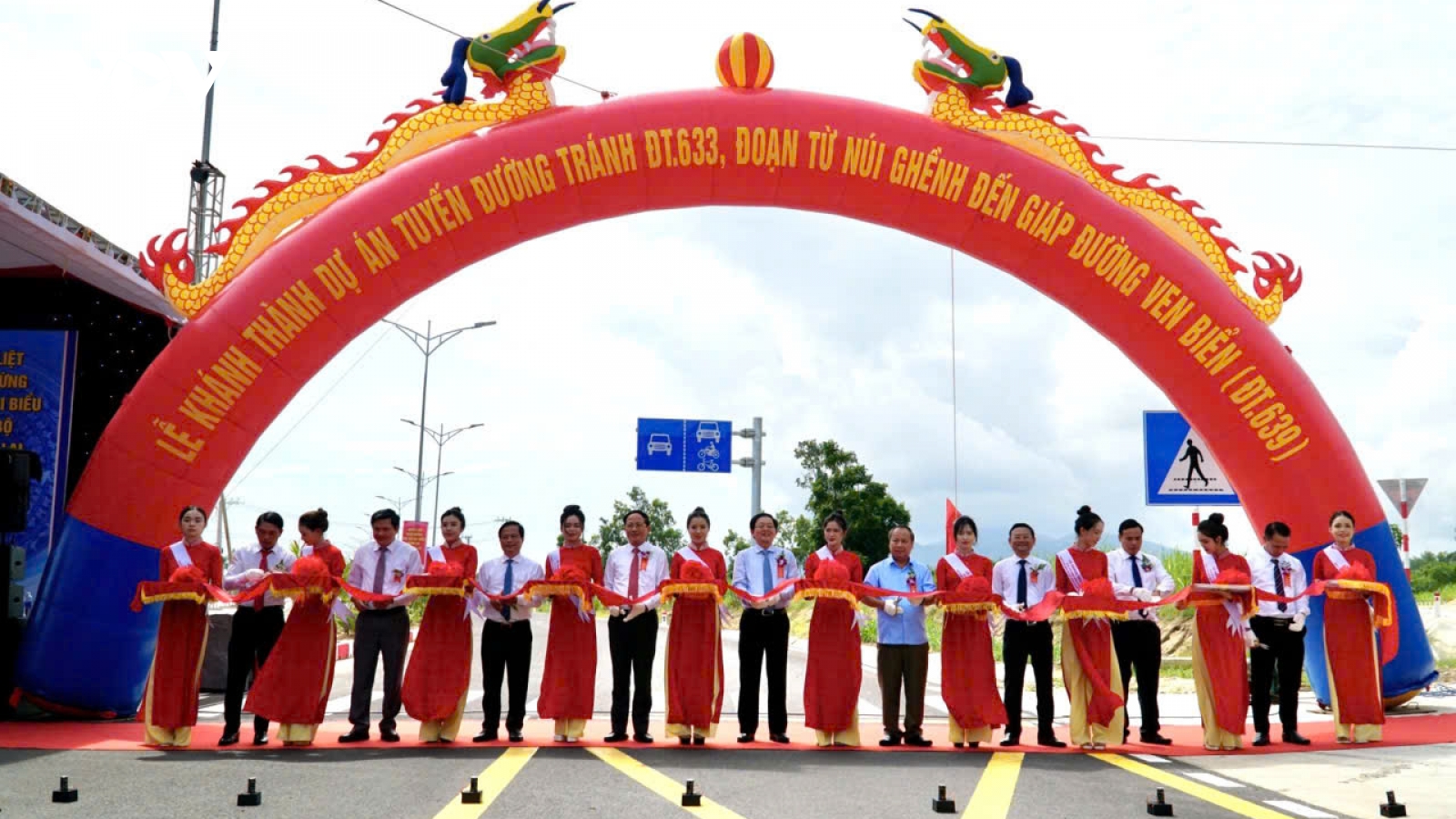 Gia Lai khánh thành hai tuyến đường trọng điểm, chào mừng Đại hội Đảng bộ tỉnh