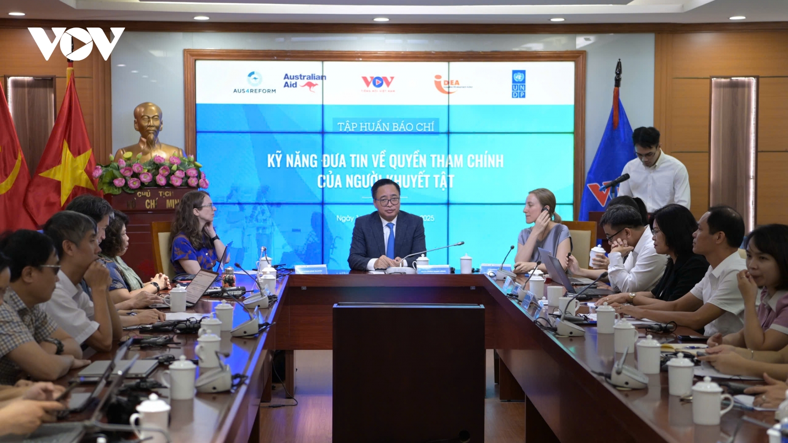 Kỹ năng đưa tin về quyền tham chính cho người khuyết tật