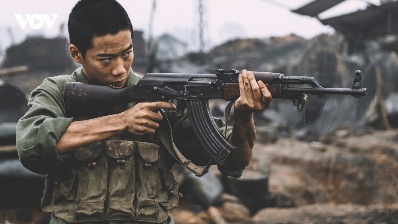 Vai chiến sĩ sống sót duy nhất trong “Mưa đỏ” thử thách Trần Gia Huy ra sao?