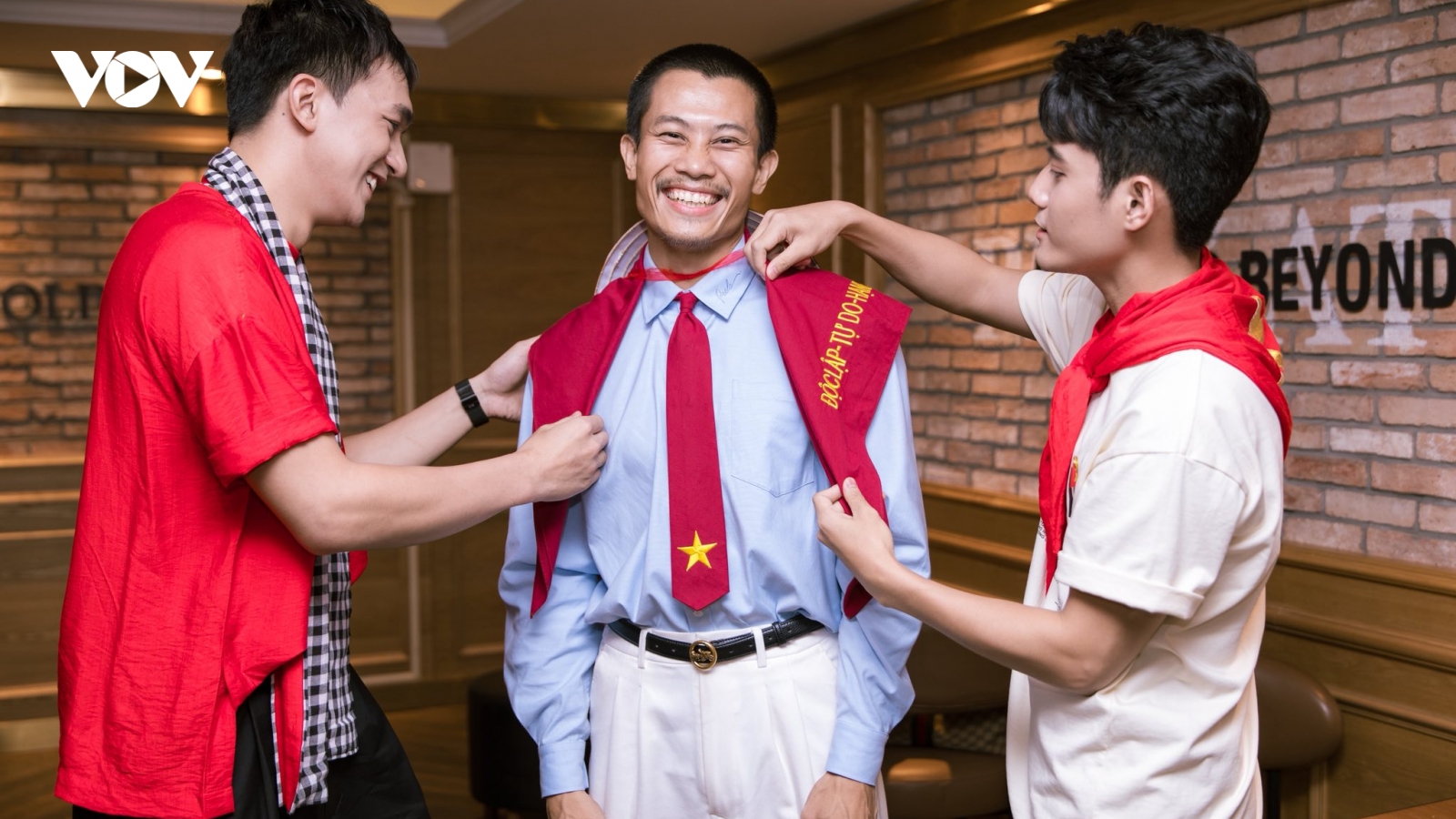 Nam diễn viên quê Thanh Hóa giảm 15kg, lột xác thành “anh Tạ” trong “Mưa đỏ”