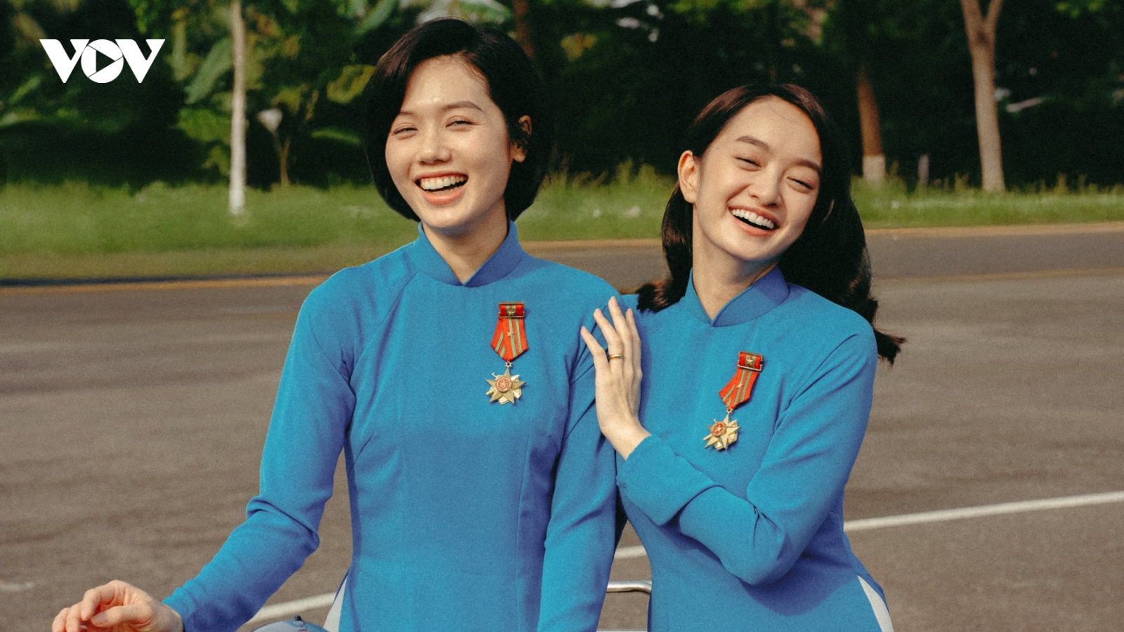 Trâm Anh và Kaity Nguyễn tiết lộ hậu trường làm phim "Tử chiến trên không"