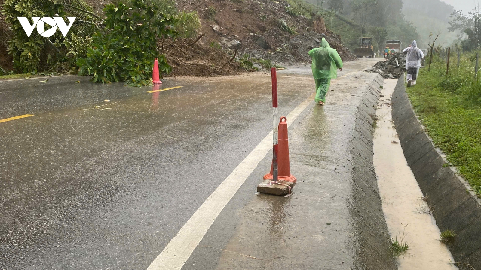 2 người mất tích, nhiều hộ dân phải di chuyển khẩn cấp do mưa lũ ở Sơn La