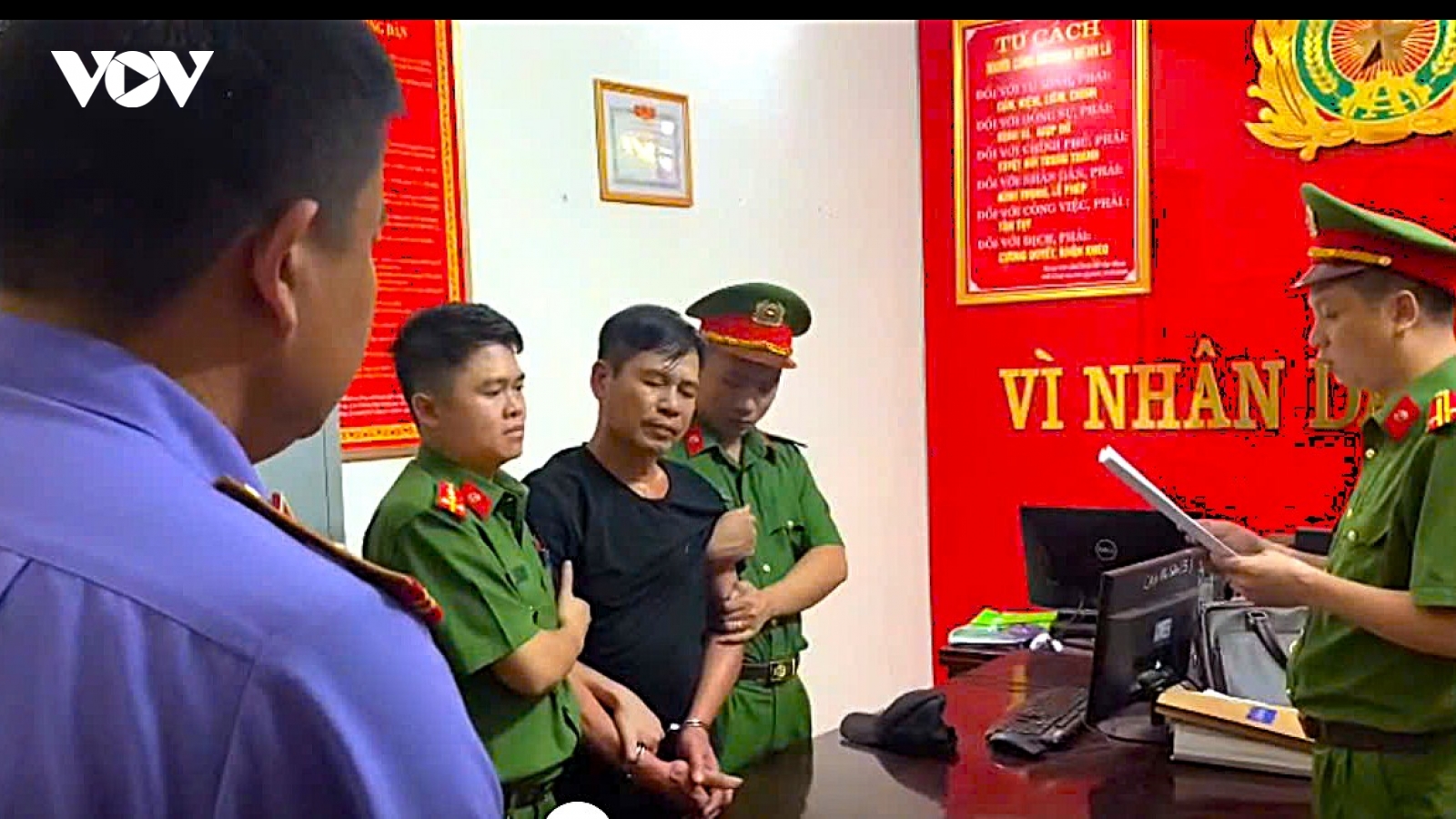 Bắt tạm giam đối tượng tại Nghệ An lợi dụng quyền tự do dân chủ