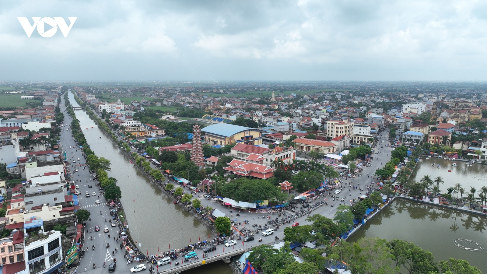 Một ngày Quốc khánh trọn vẹn ở Ninh Bình: Từ phố phường đến làng quê rộn rã cờ hoa
