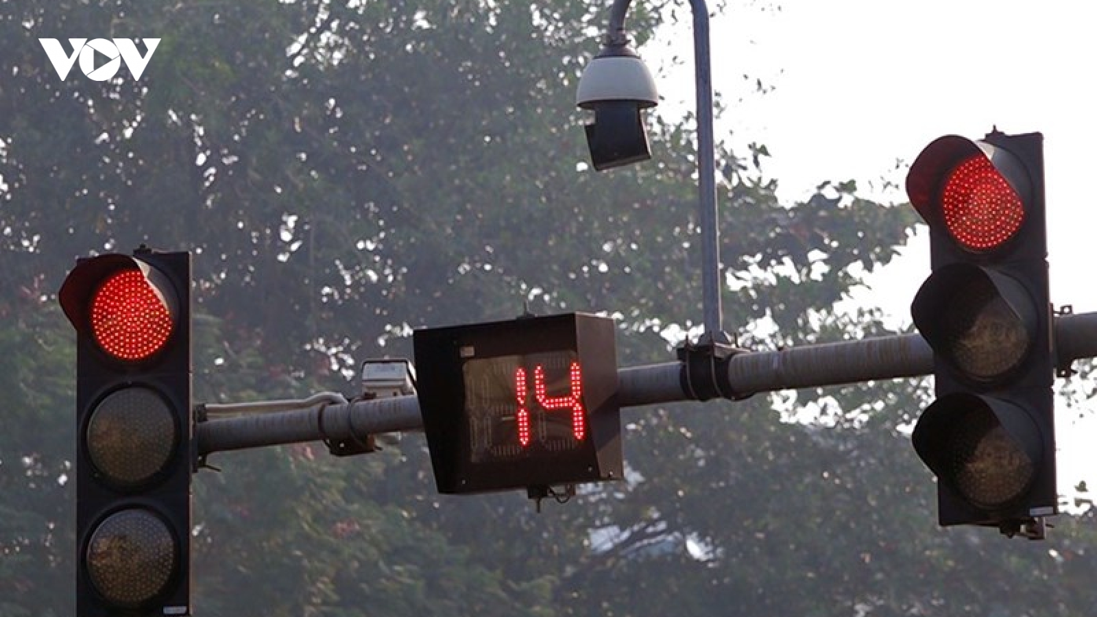 Camera đèn giao thông không chỉ để xử lý phạt nguội