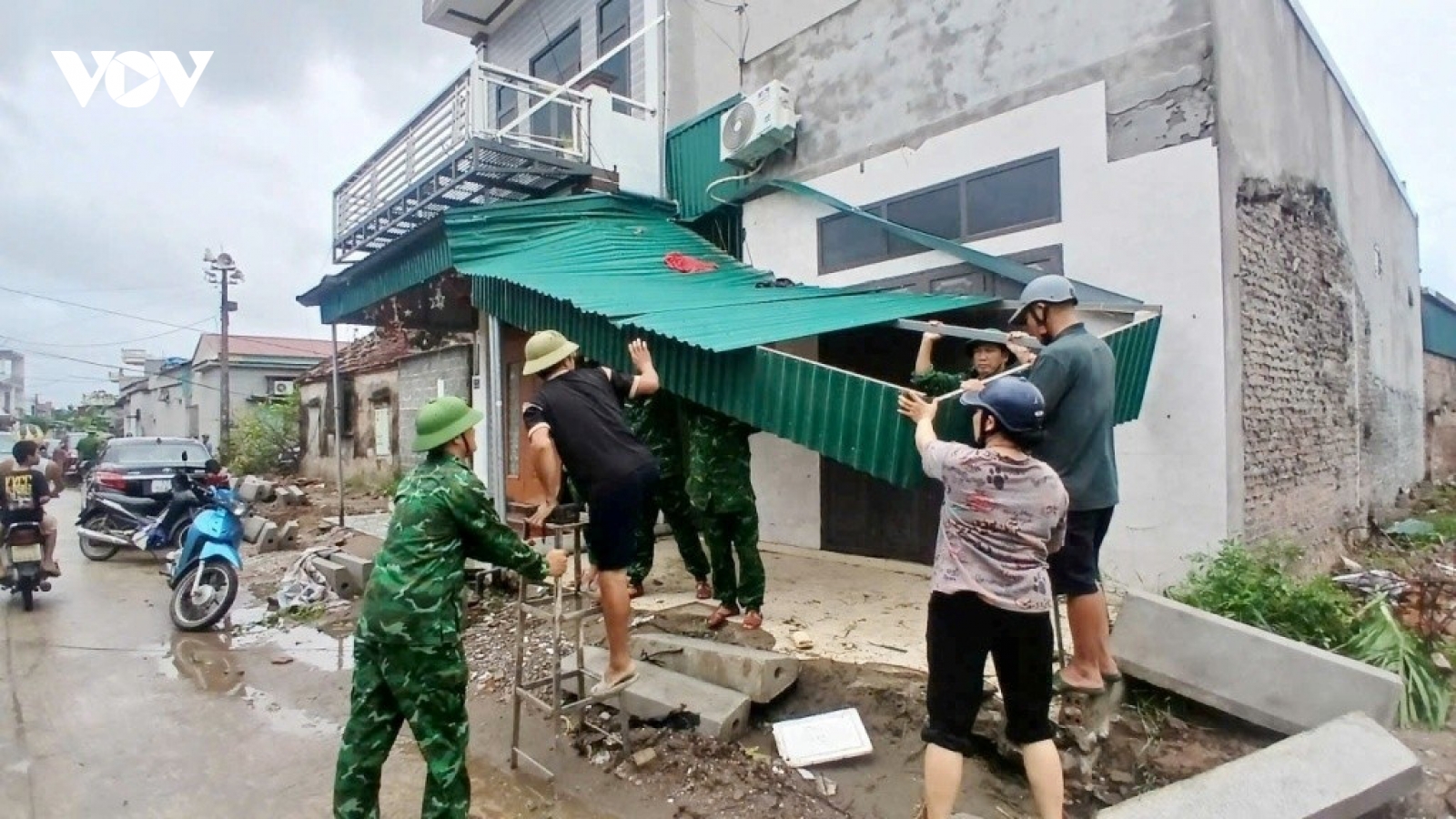 Hưng Yên khẩn trương khắc phục thiệt hại do bão số 10
