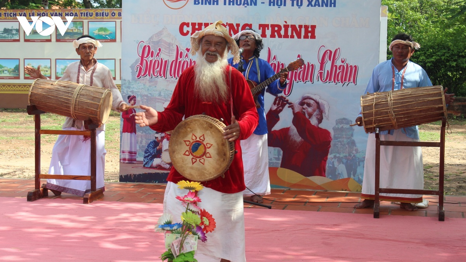 Độc đáo nghệ thuật hát ngâm Ariya của người Chăm