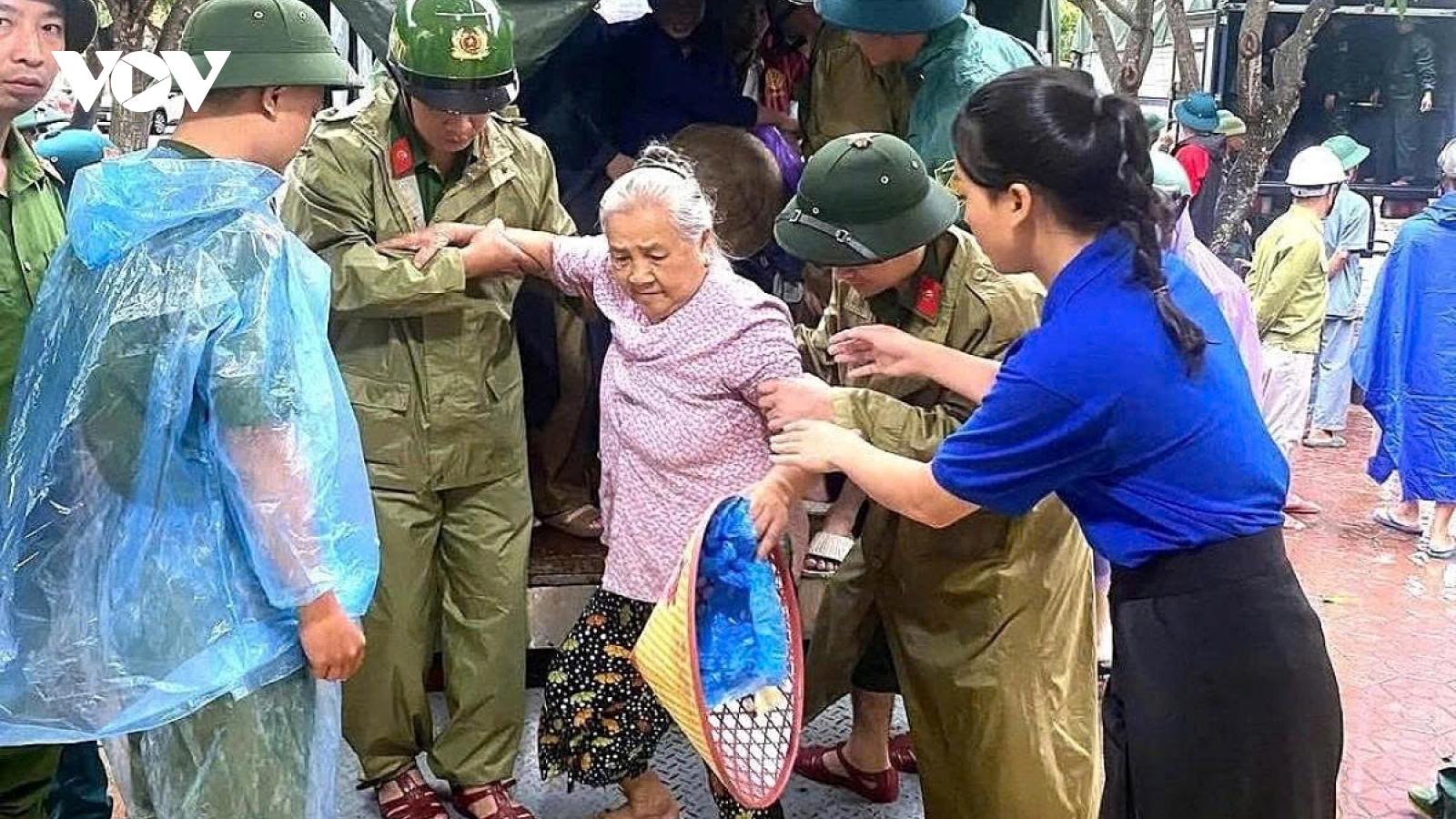 Bualoi landfall: Mass evacuation underway, initial damage reported