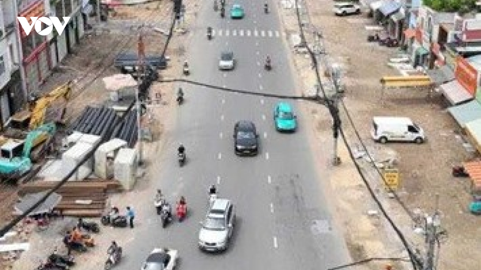 Bị máy xúc va vào đầu, một công nhân tử vong