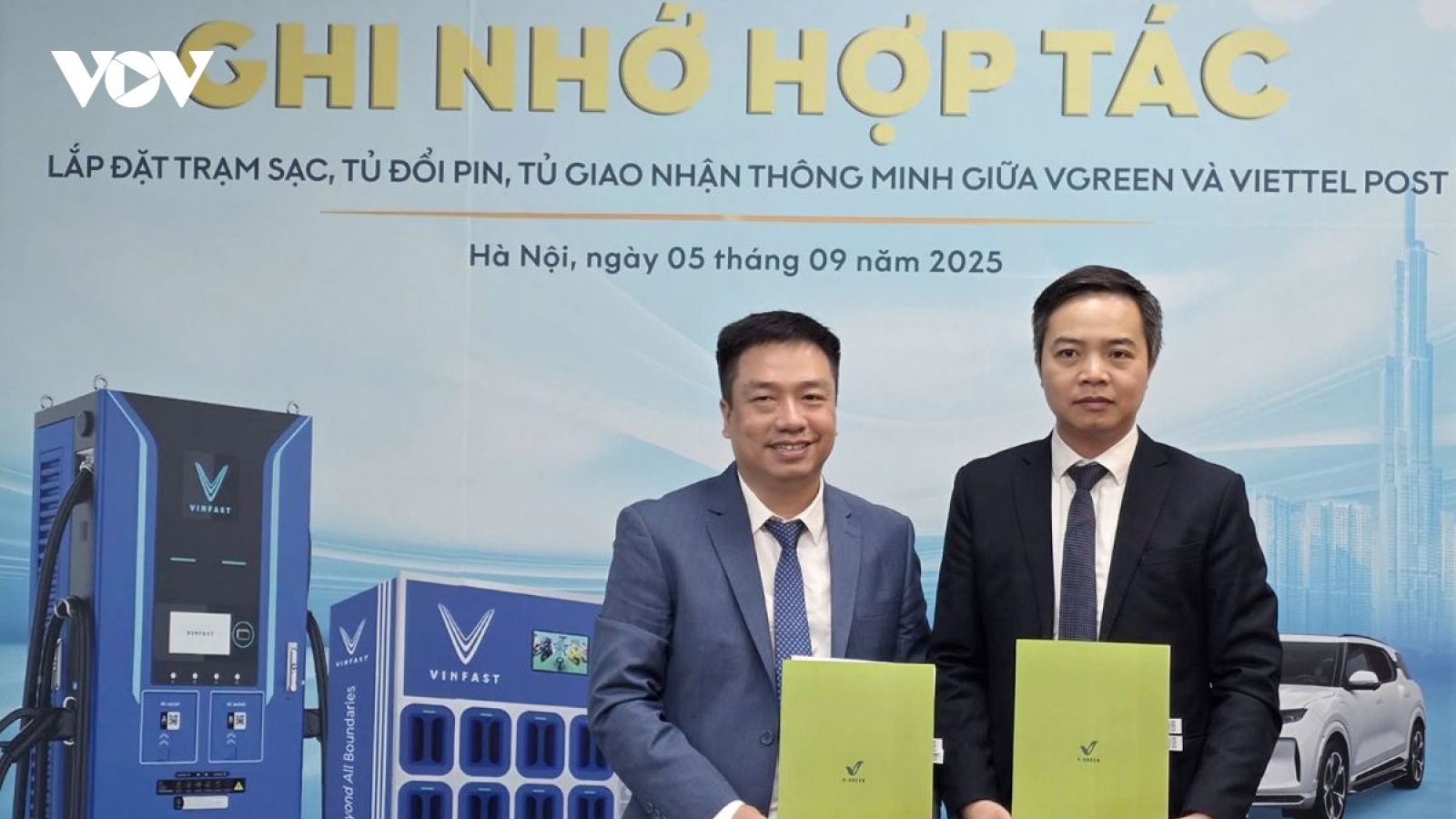 V-Green và Viettel Post hợp tác triển khai trạm sạc, tủ đổi pin và tủ thông minh