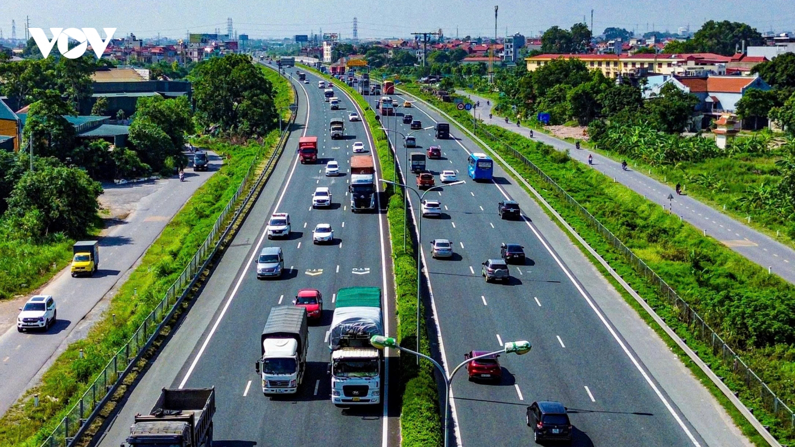 Phản hồi xung quanh cảnh báo mất an toàn khi trồng cây ở dải phân cách cao tốc