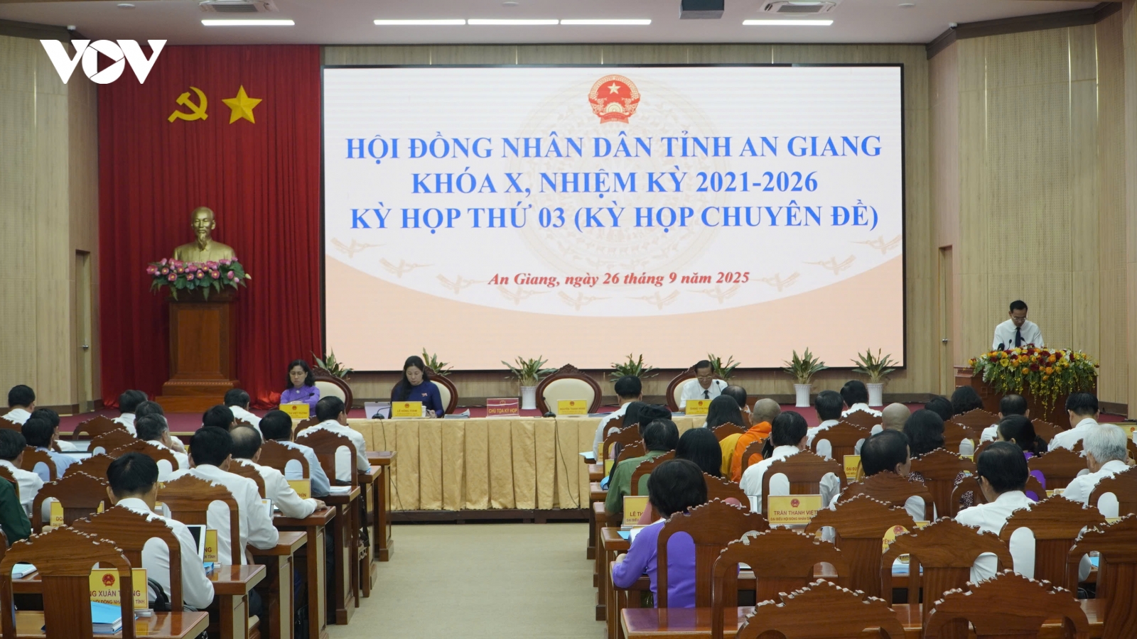 HĐND tỉnh An Giang thông qua tổng biên chế cán bộ, công chức