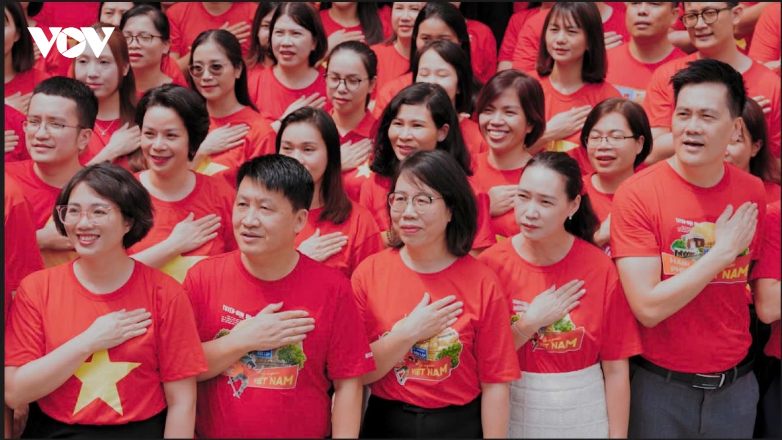 Khoảnh khắc thiêng liêng: Toàn SHB đồng loạt hát Quốc ca đúng 14h ngày 2/9