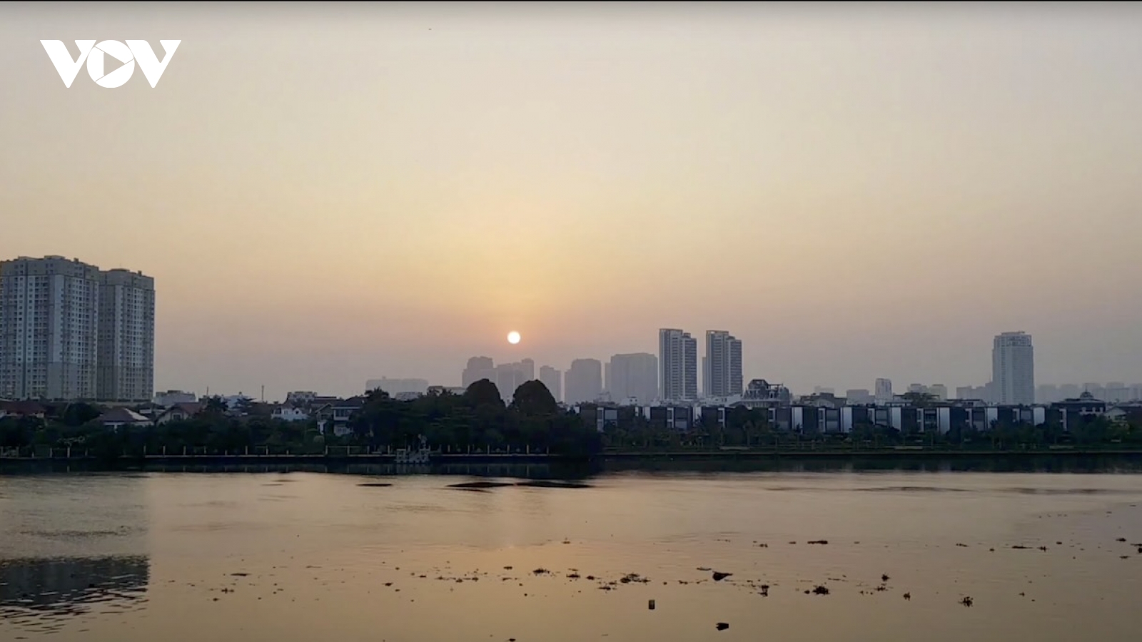 Nghịch lý giá nhà ở TP.HCM: Thuê rẻ, mua đắt, "giá trị" lệch pha